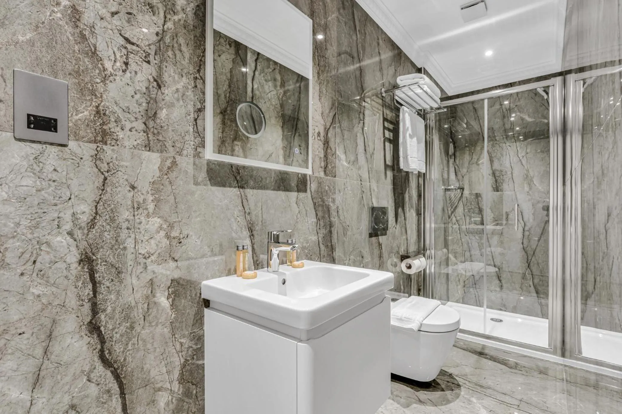 Shower in Cleveland Residences Bloomsbury