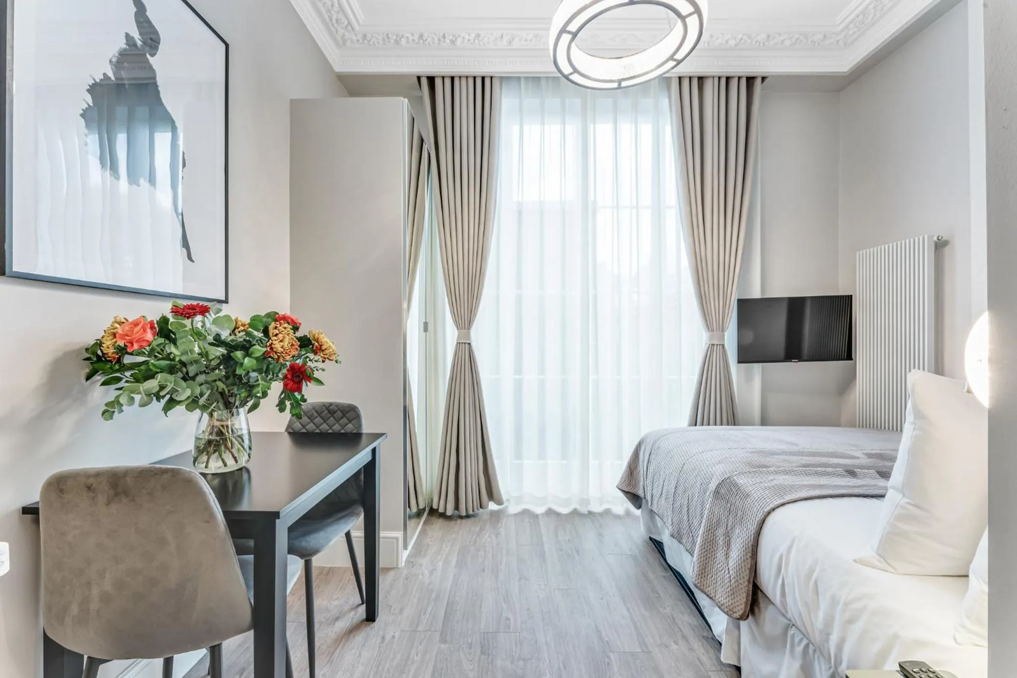 TV and multimedia, Bed in Cleveland Residences Bloomsbury