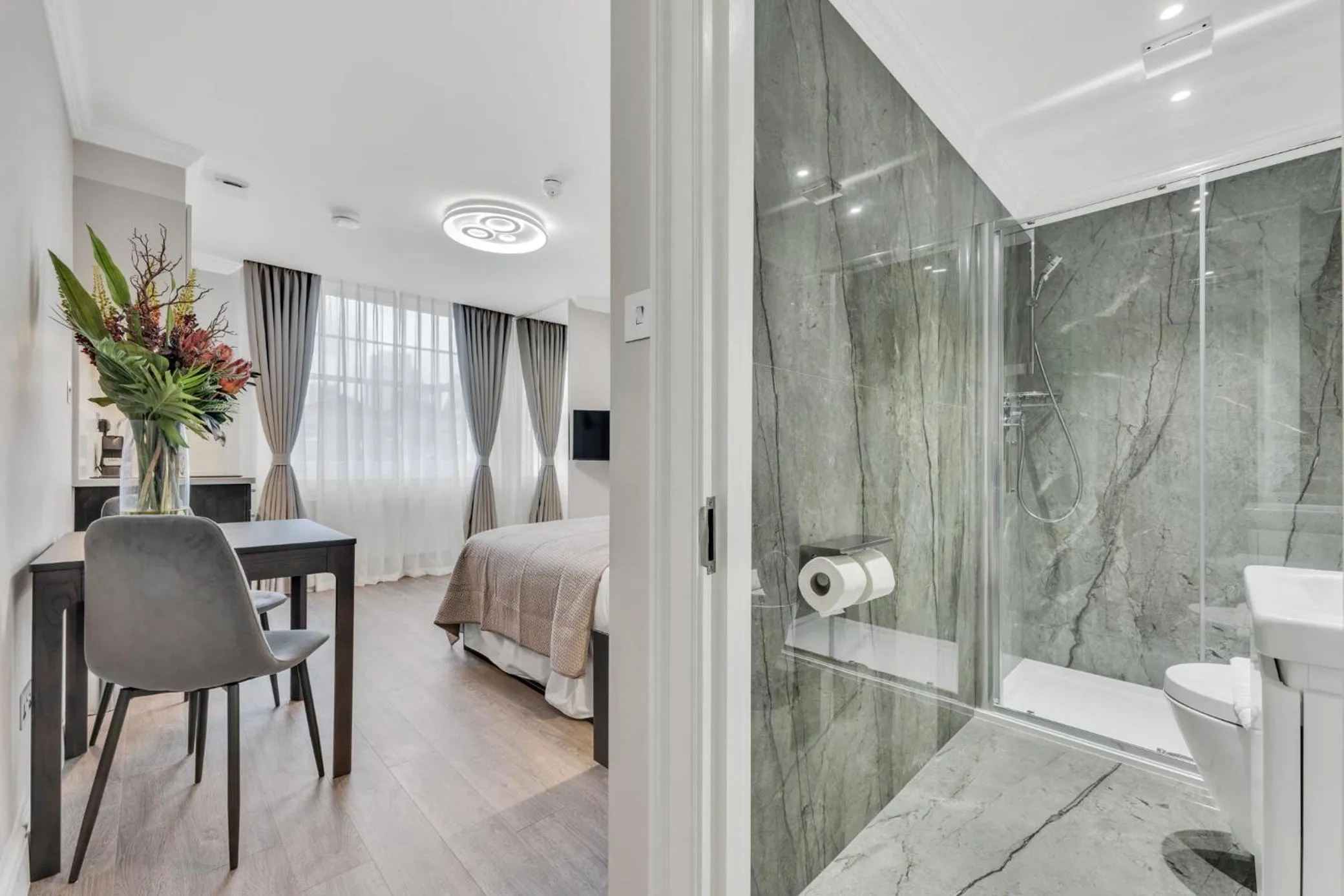 Shower in Cleveland Residences Bloomsbury