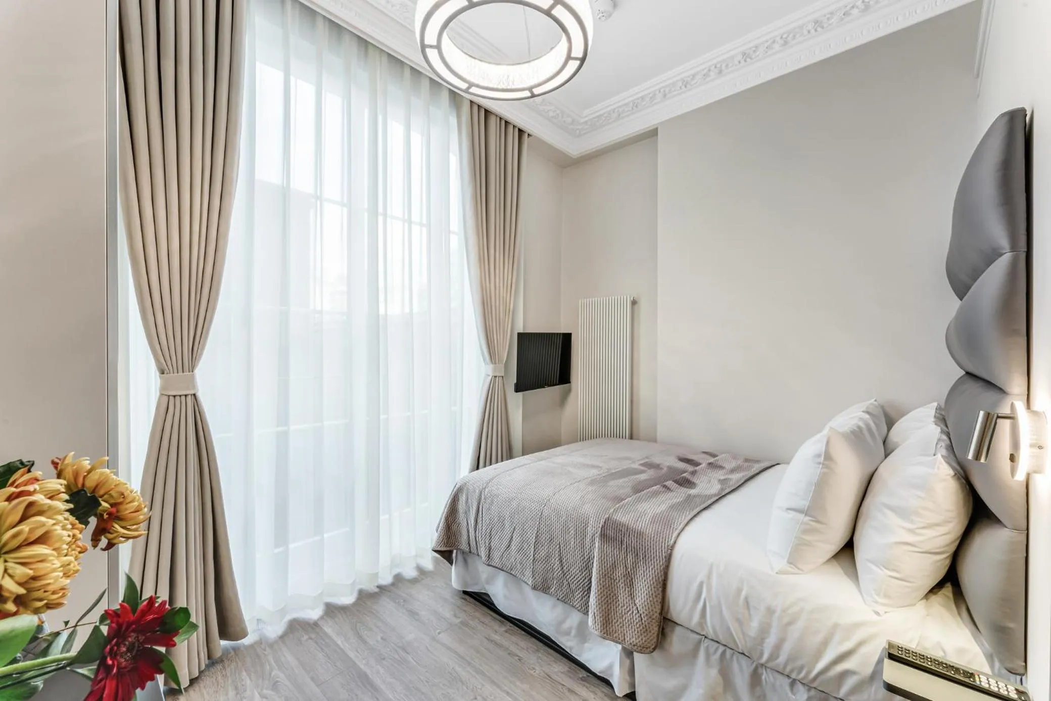 TV and multimedia, Bed in Cleveland Residences Bloomsbury