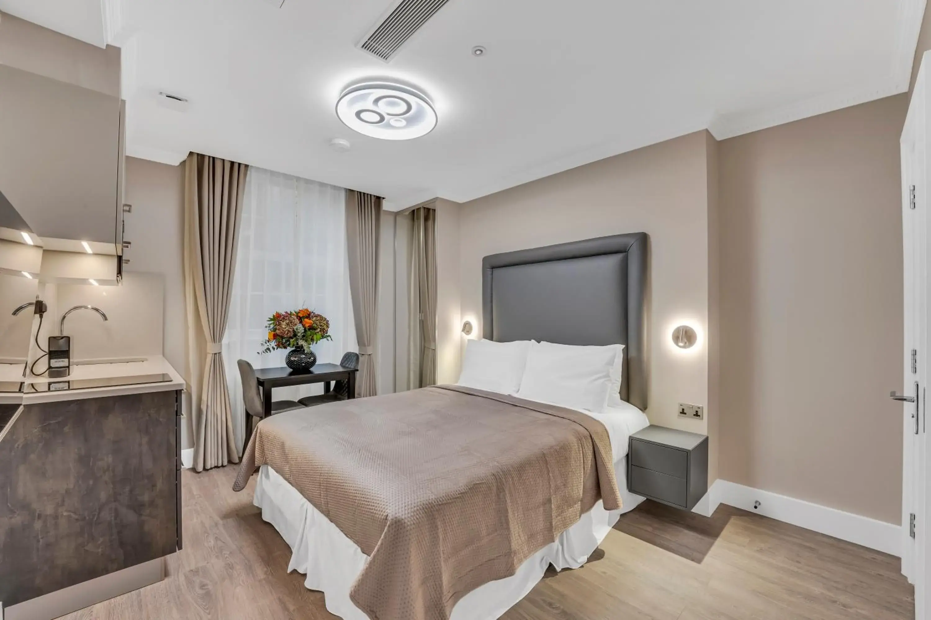 Classic Studio Lower Ground in Cleveland Residences Bloomsbury Classic Studio Lower Ground in Cleveland Residences Bloomsbury