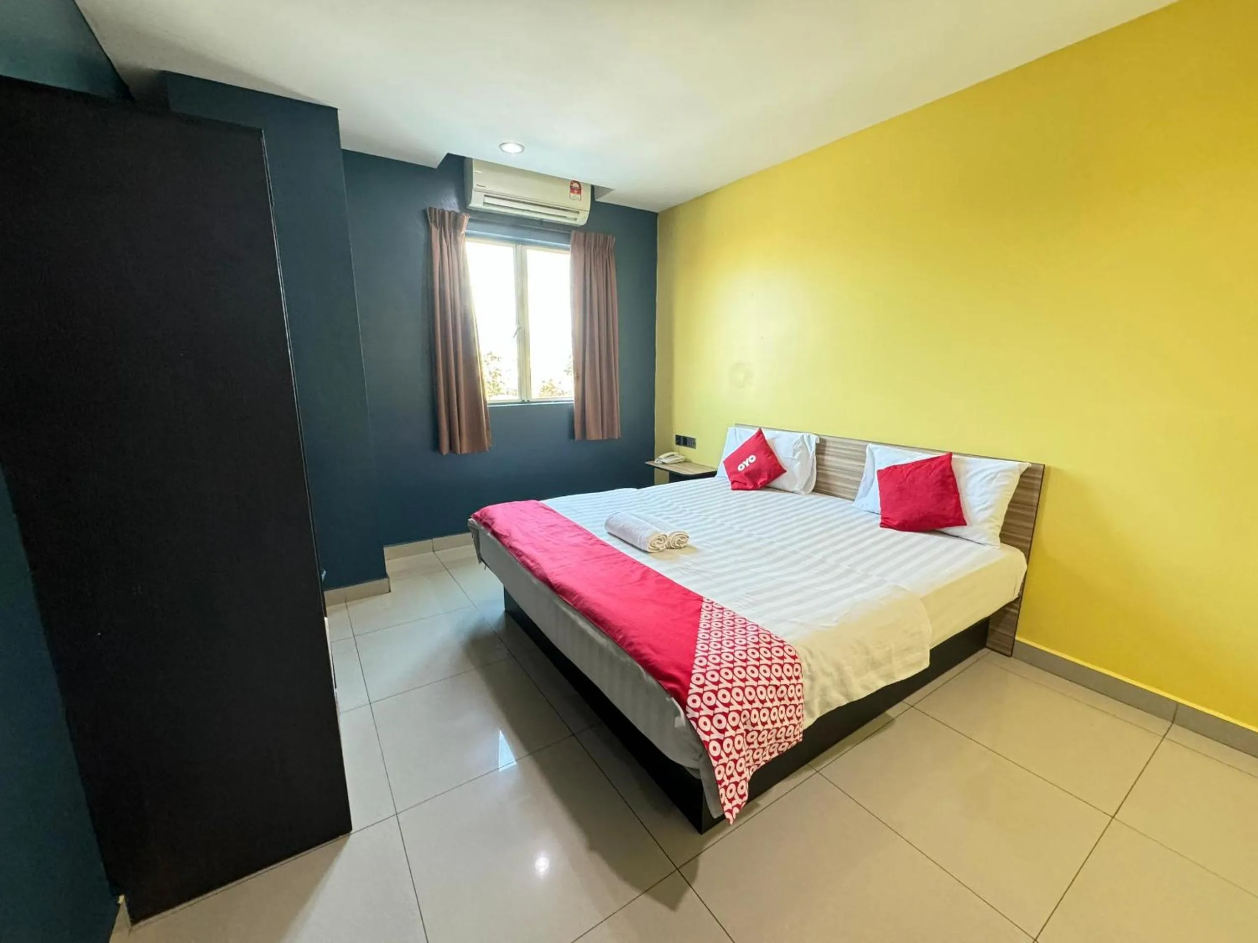 Bedroom, Bed in Hotel Pinji Ipoh