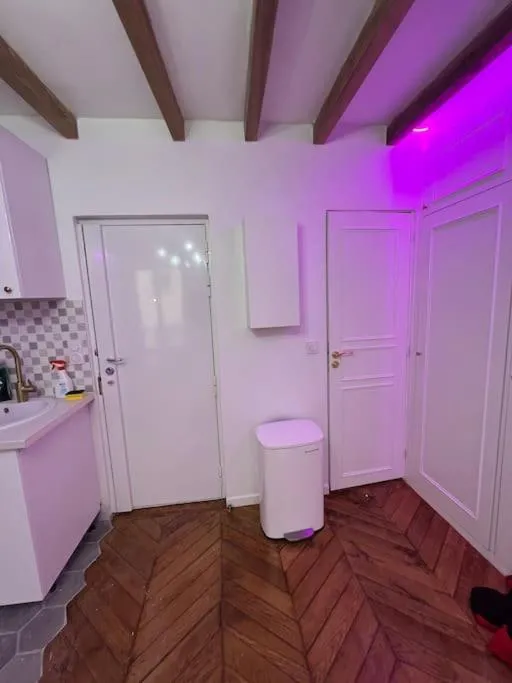 Studio de charme centre paris 10 min de république