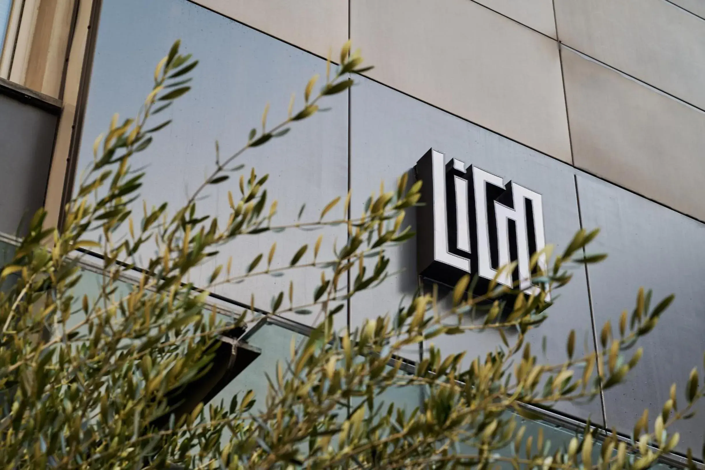 Facade/entrance in Hôtel Ligo by HappyCulture Facade/entrance in Hôtel Ligo by HappyCulture