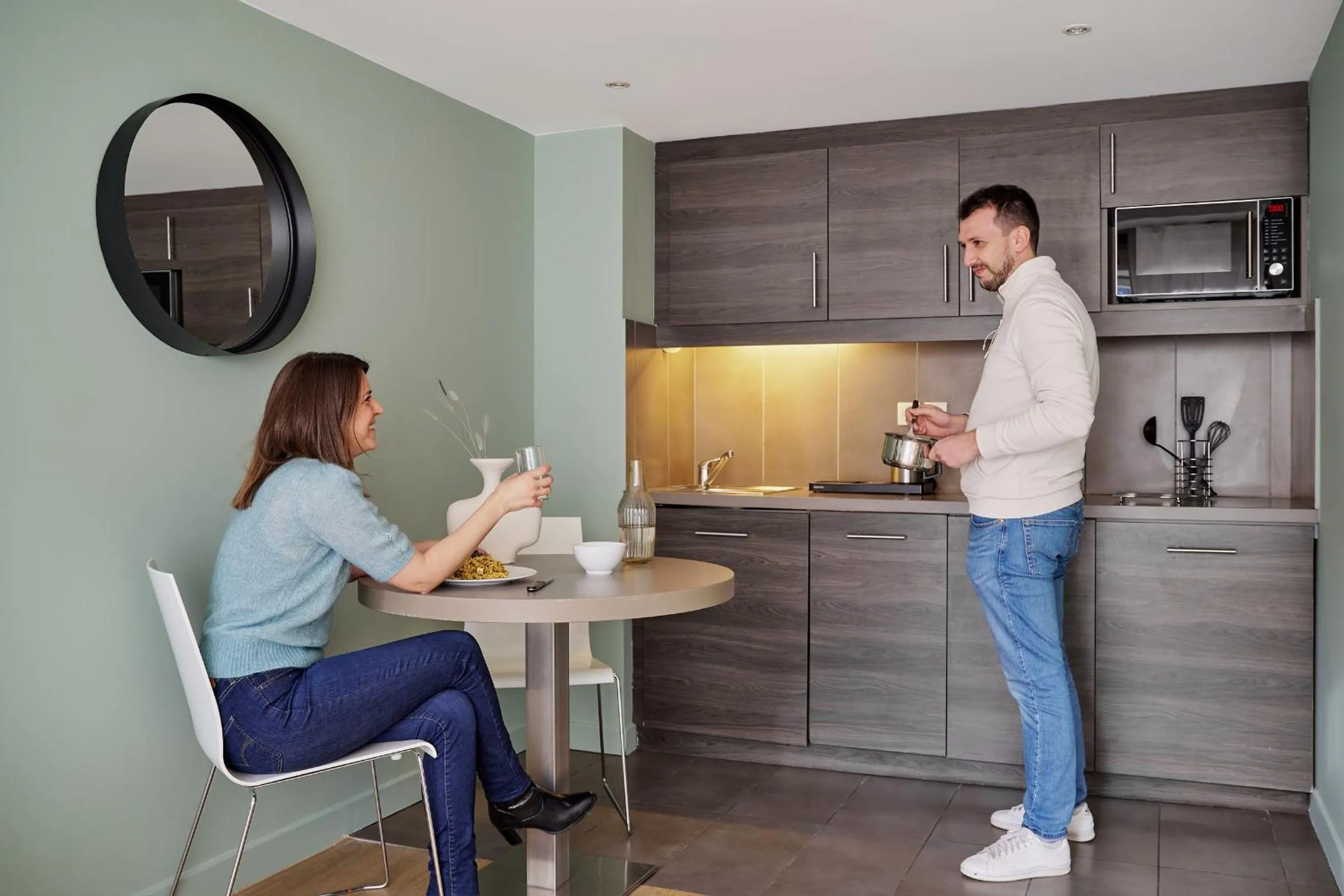 Kitchen or kitchenette in Hôtel Ligo by HappyCulture