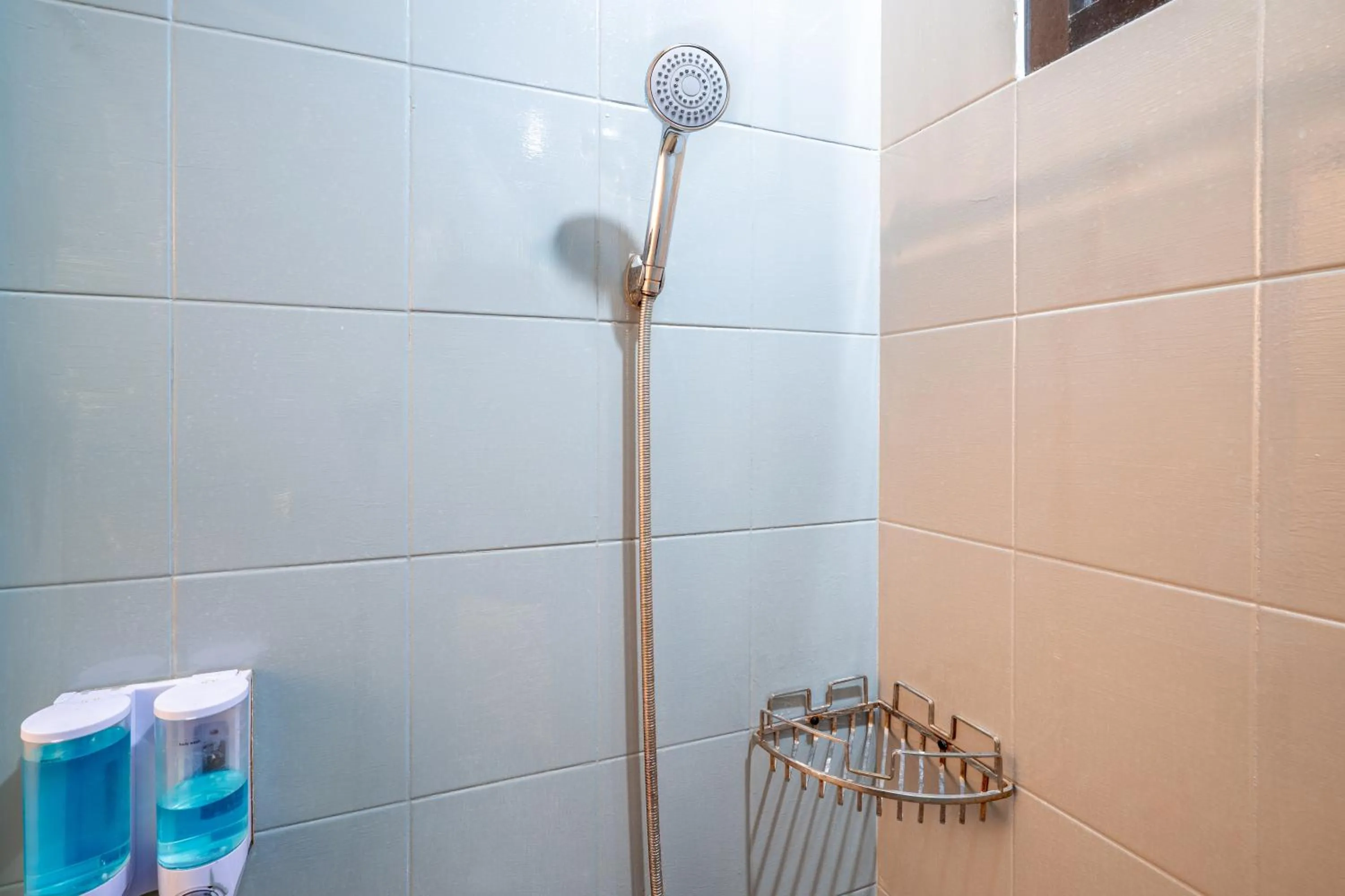 Shower in Rehat at Dago Sky Hotel