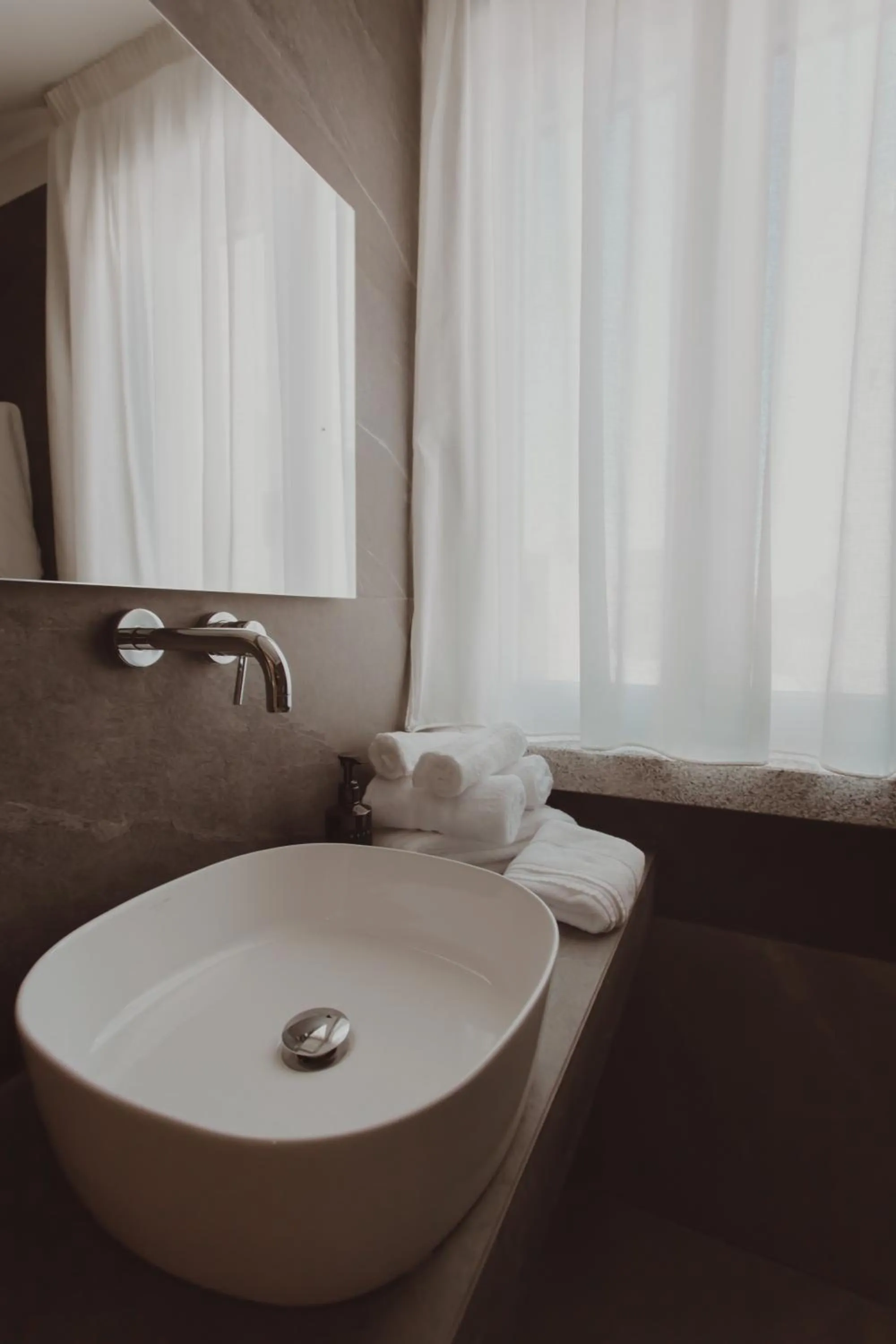 Bathroom in Alexander House Hotel