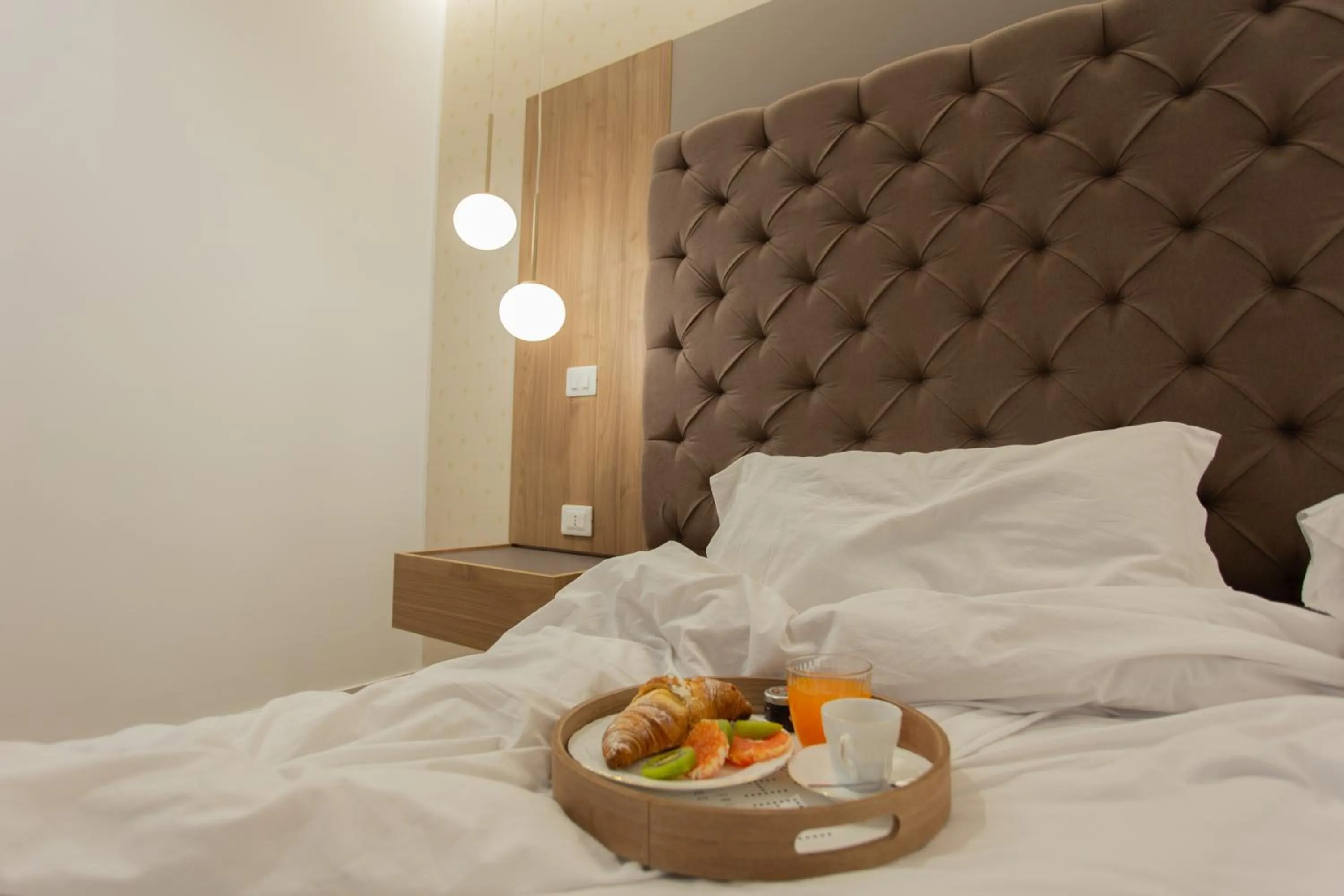 Breakfast, Bed in Alexander House Hotel