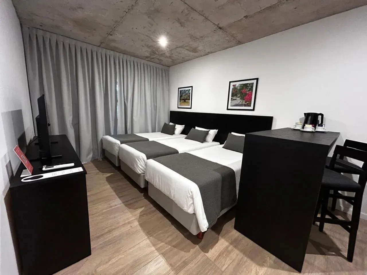 Bed in Mérit Parque Leloir by Amérian Bed in Mérit Parque Leloir by Amérian