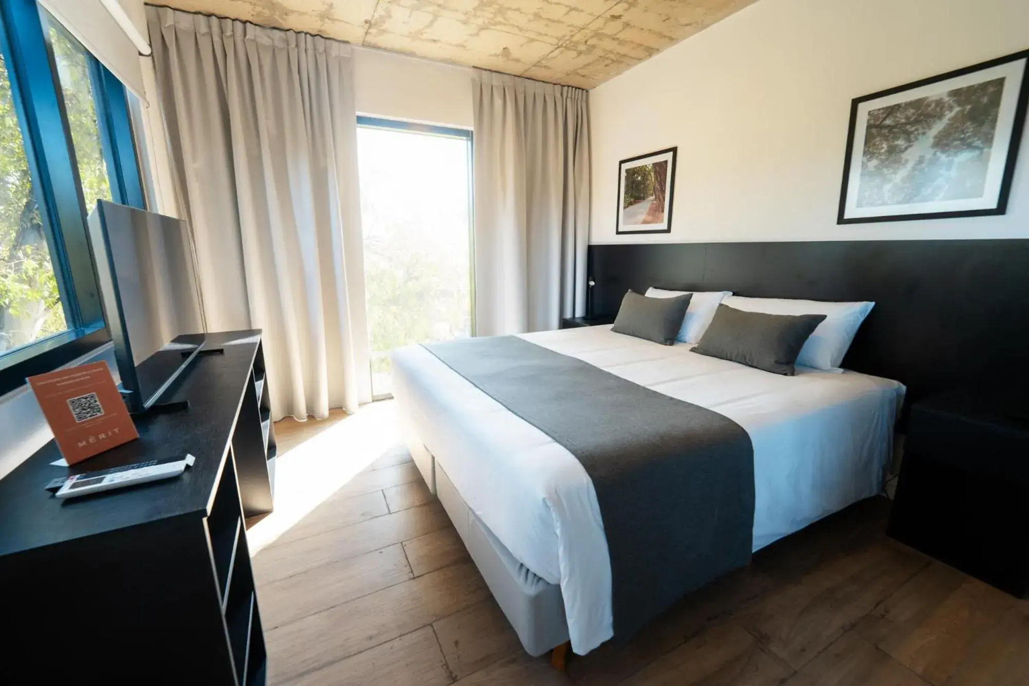 Bed in Mérit Parque Leloir by Amérian Bed in Mérit Parque Leloir by Amérian