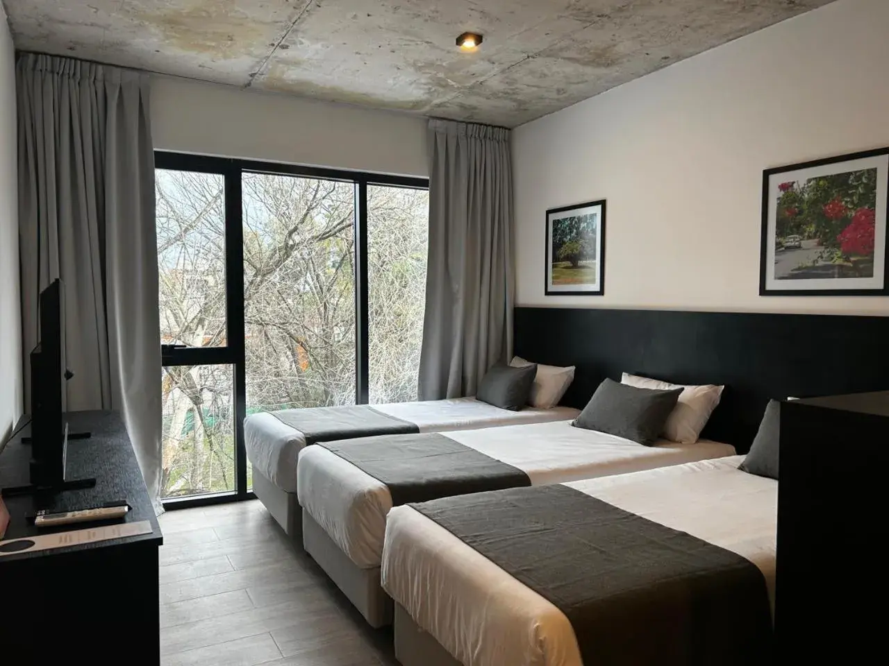 Bed in Mérit Parque Leloir by Amérian Bed in Mérit Parque Leloir by Amérian