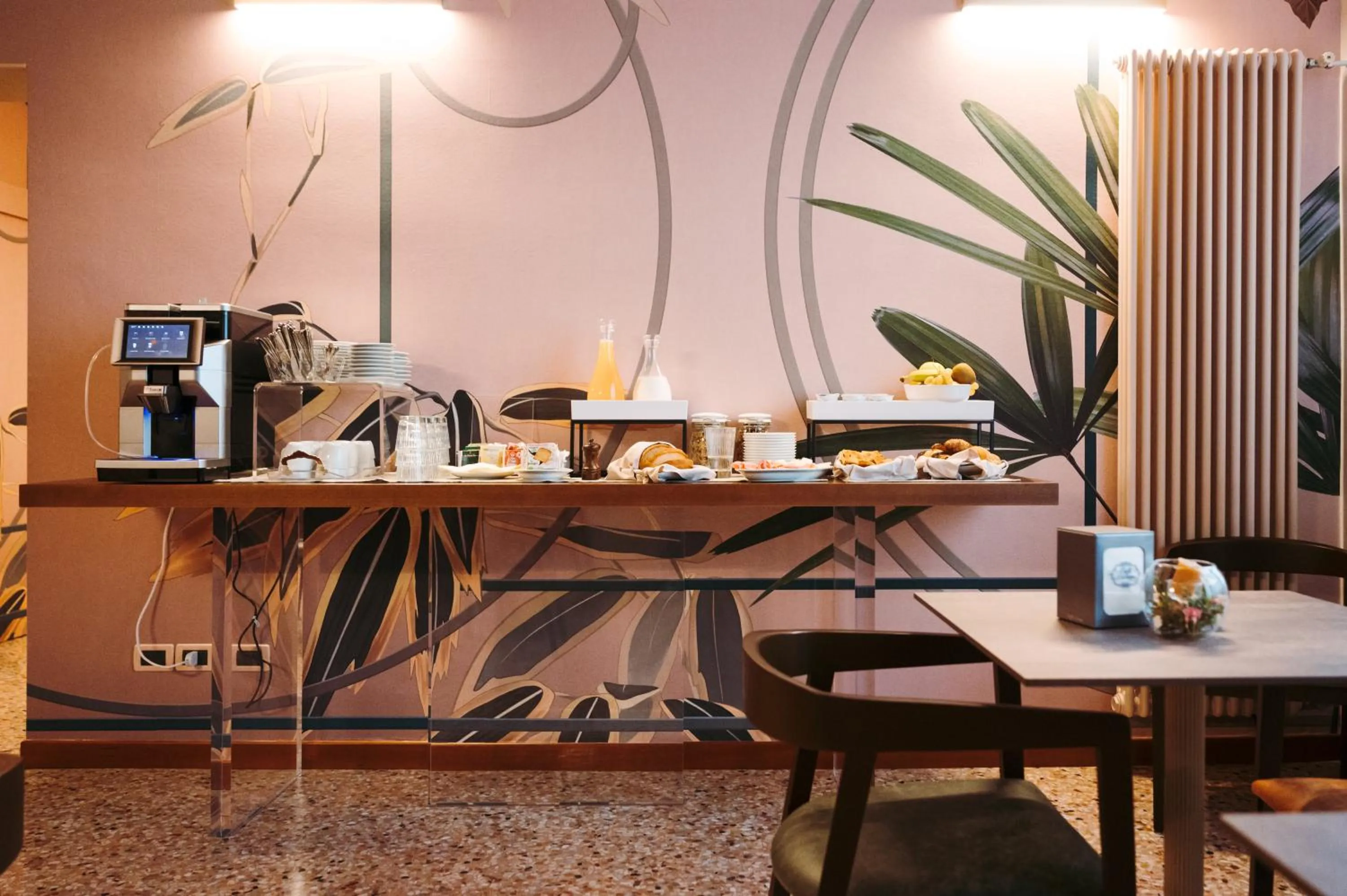 Breakfast in Hotel Roma