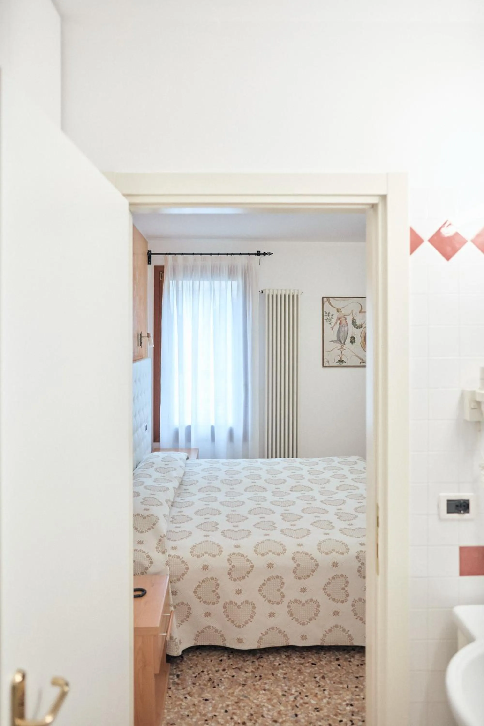 Bathroom, Bed in Hotel Roma