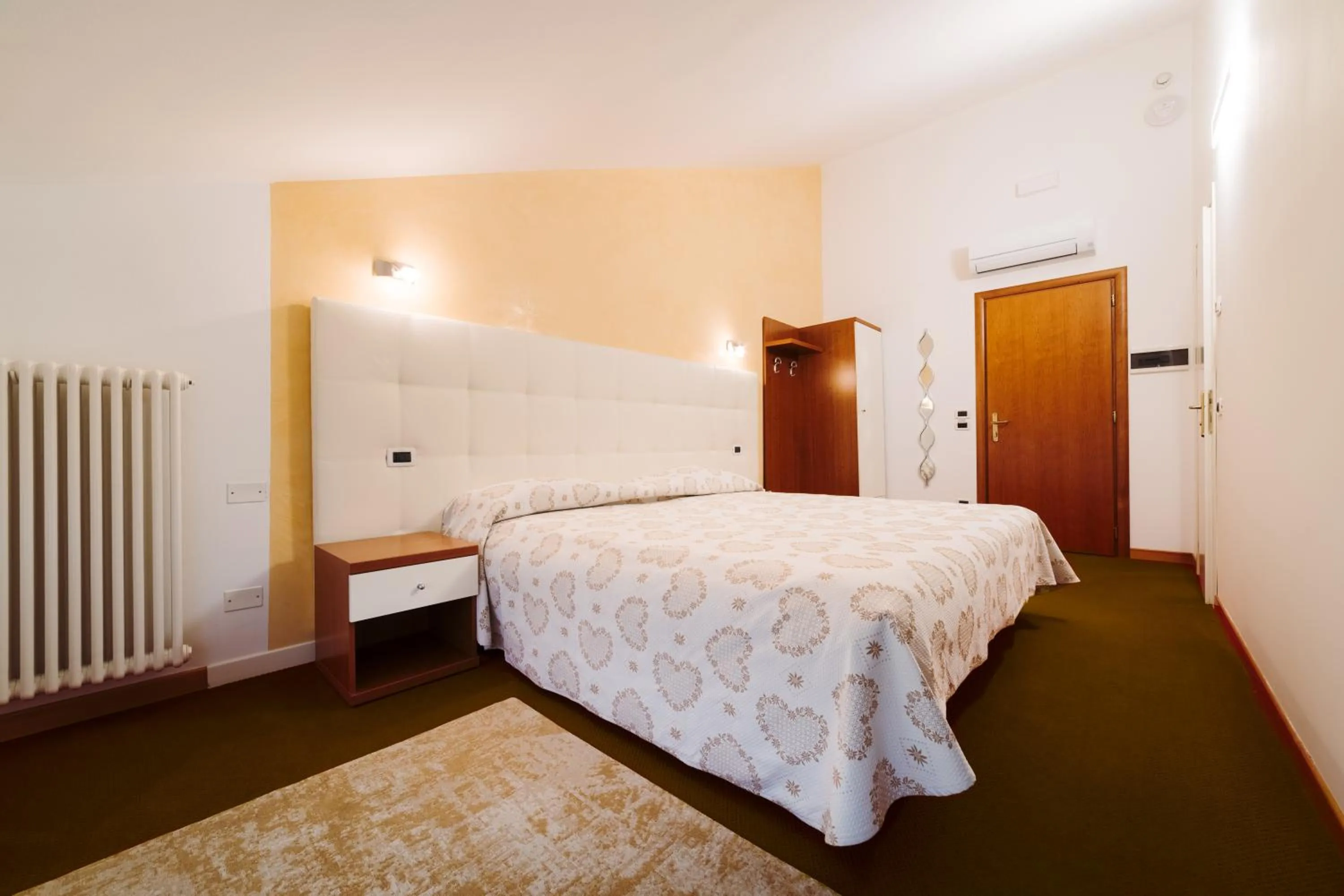 Photo of the whole room, Bed in Hotel Roma