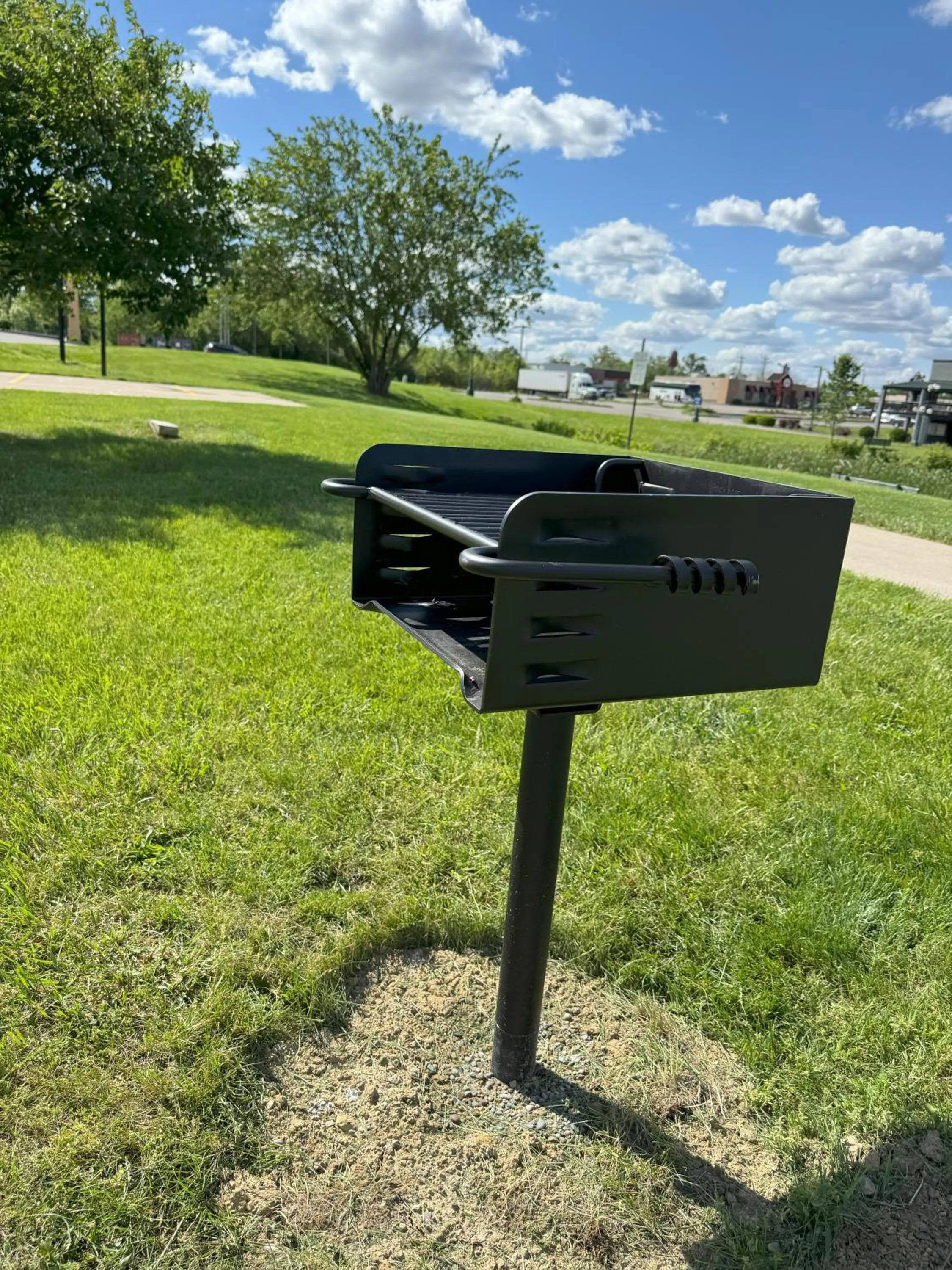 BBQ facilities in Suburban Studios Mason Near Kings Island