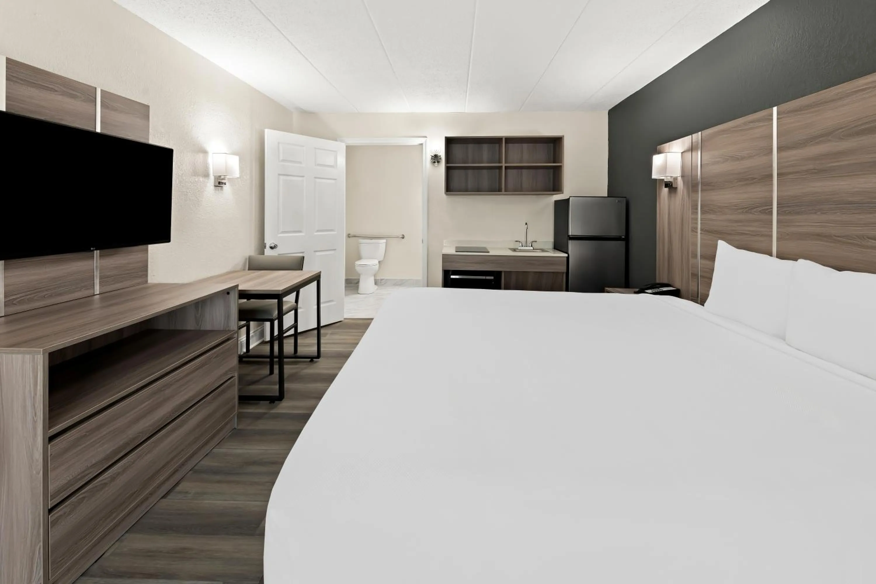 Bed in Suburban Studios Mason Near Kings Island