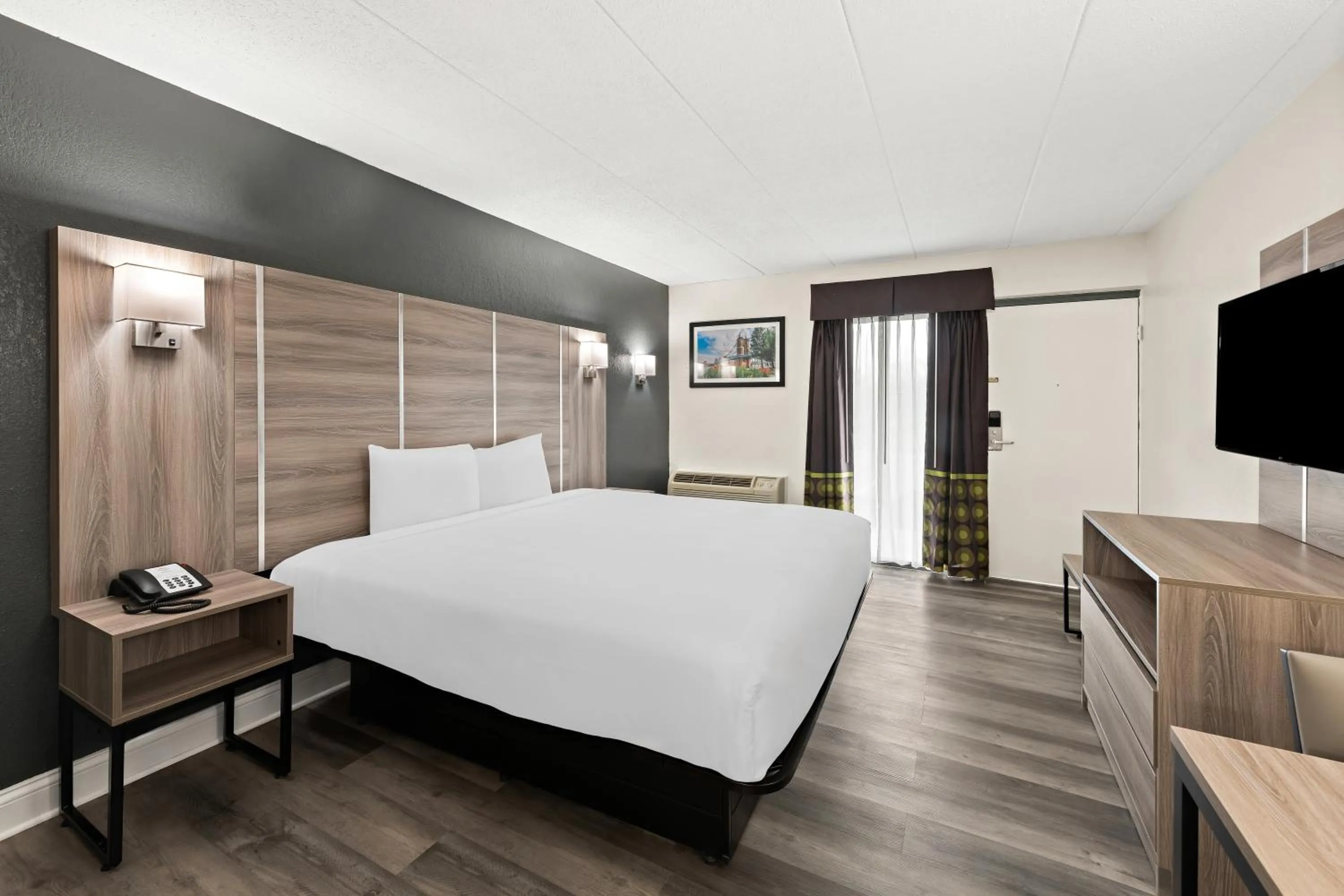 Bed in Suburban Studios Mason Near Kings Island