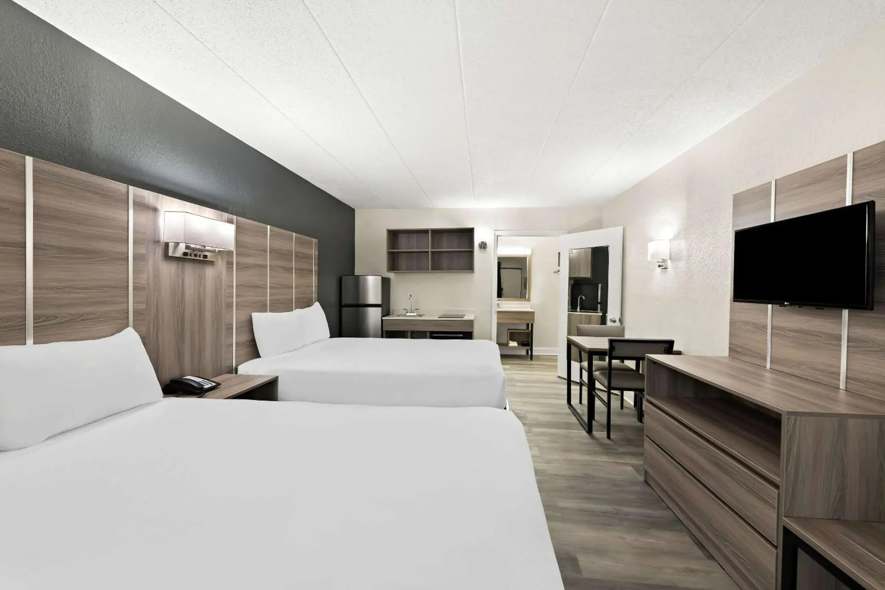 Bedroom, Bed in Suburban Studios Mason Near Kings Island Bedroom, Bed in Suburban Studios Mason Near Kings Island