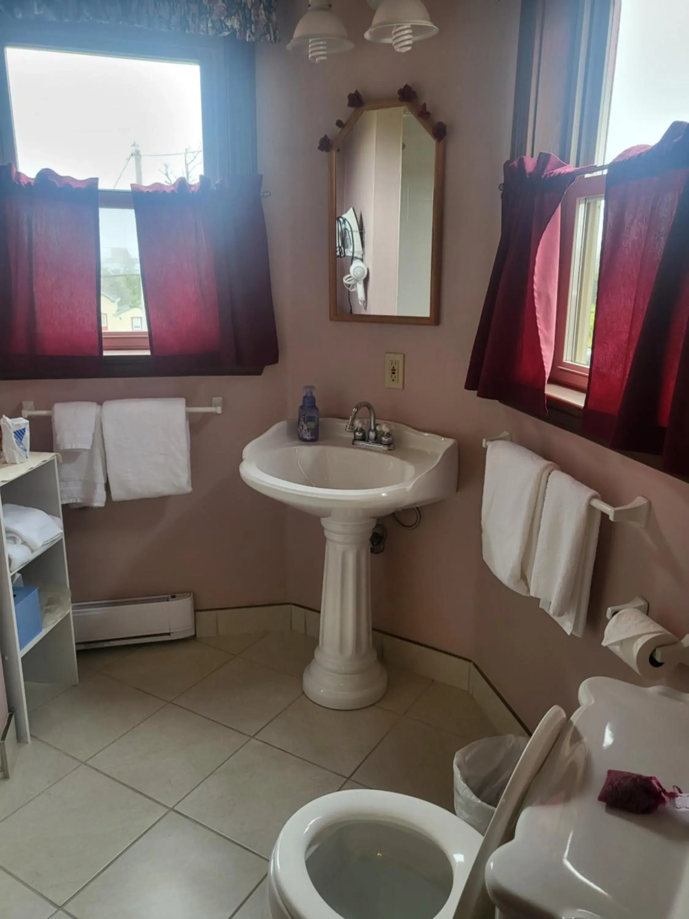 King Suite with Spa Bath in Cranberry Cove Inn King Suite with Spa Bath in Cranberry Cove Inn