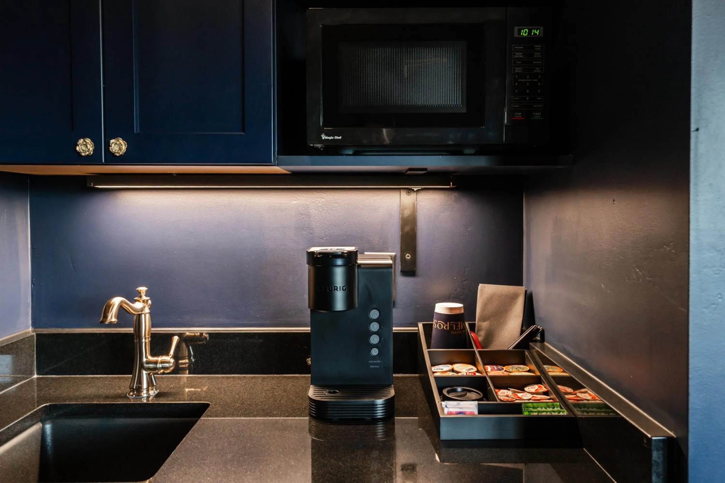 Coffee/tea facilities in The Hotel Melrose