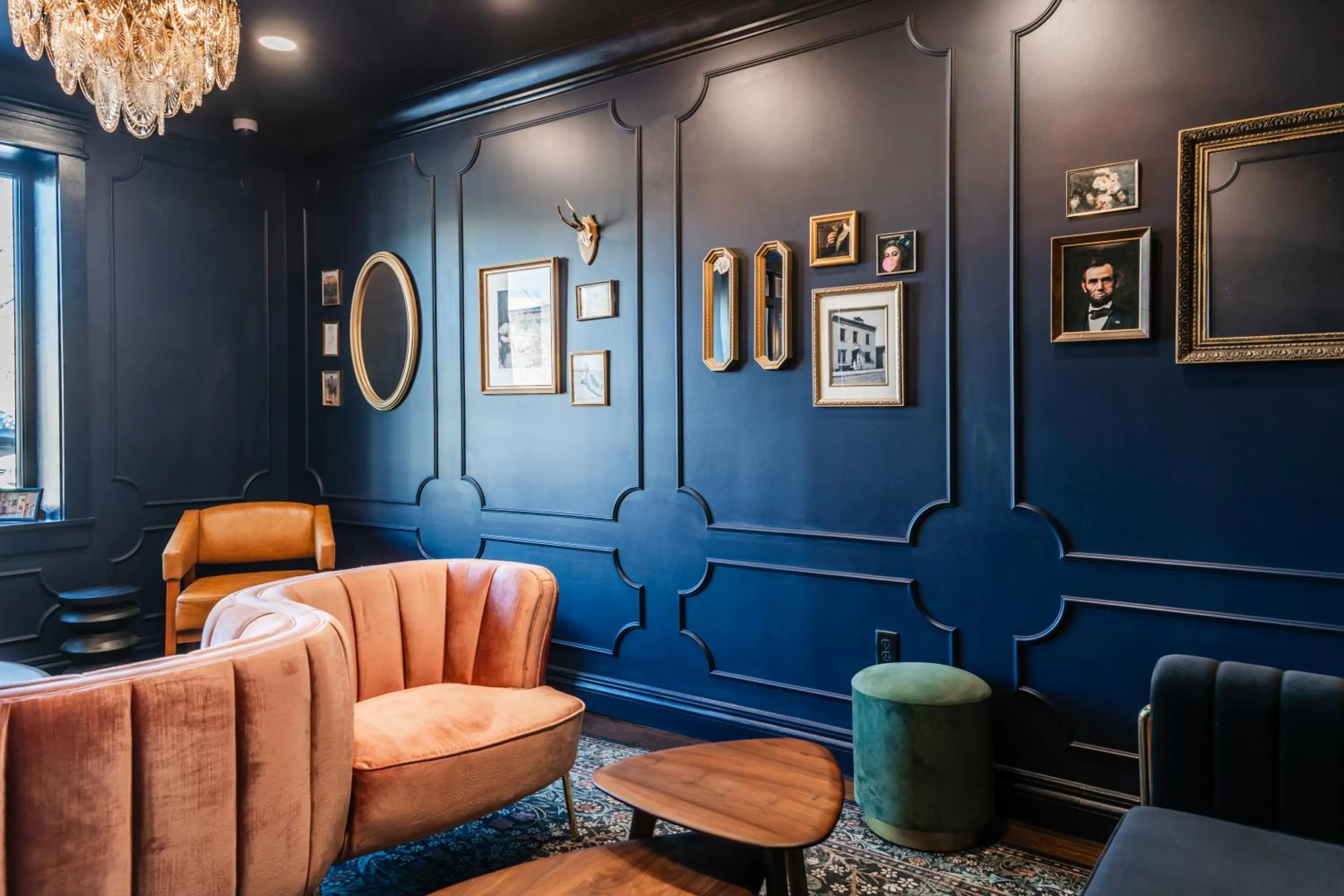 Communal lounge/ TV room in The Hotel Melrose