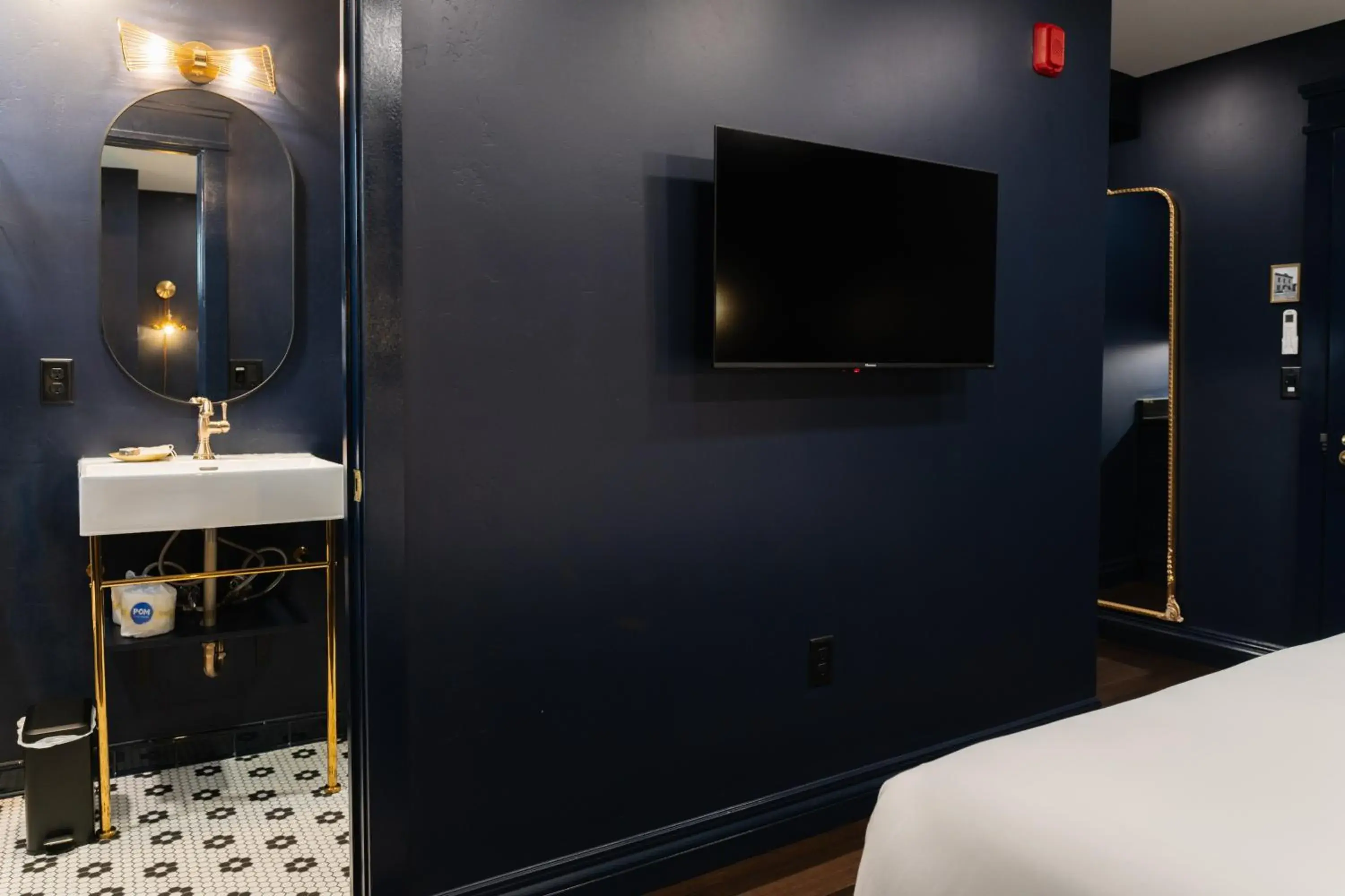 King Suite in The Hotel Melrose King Suite in The Hotel Melrose