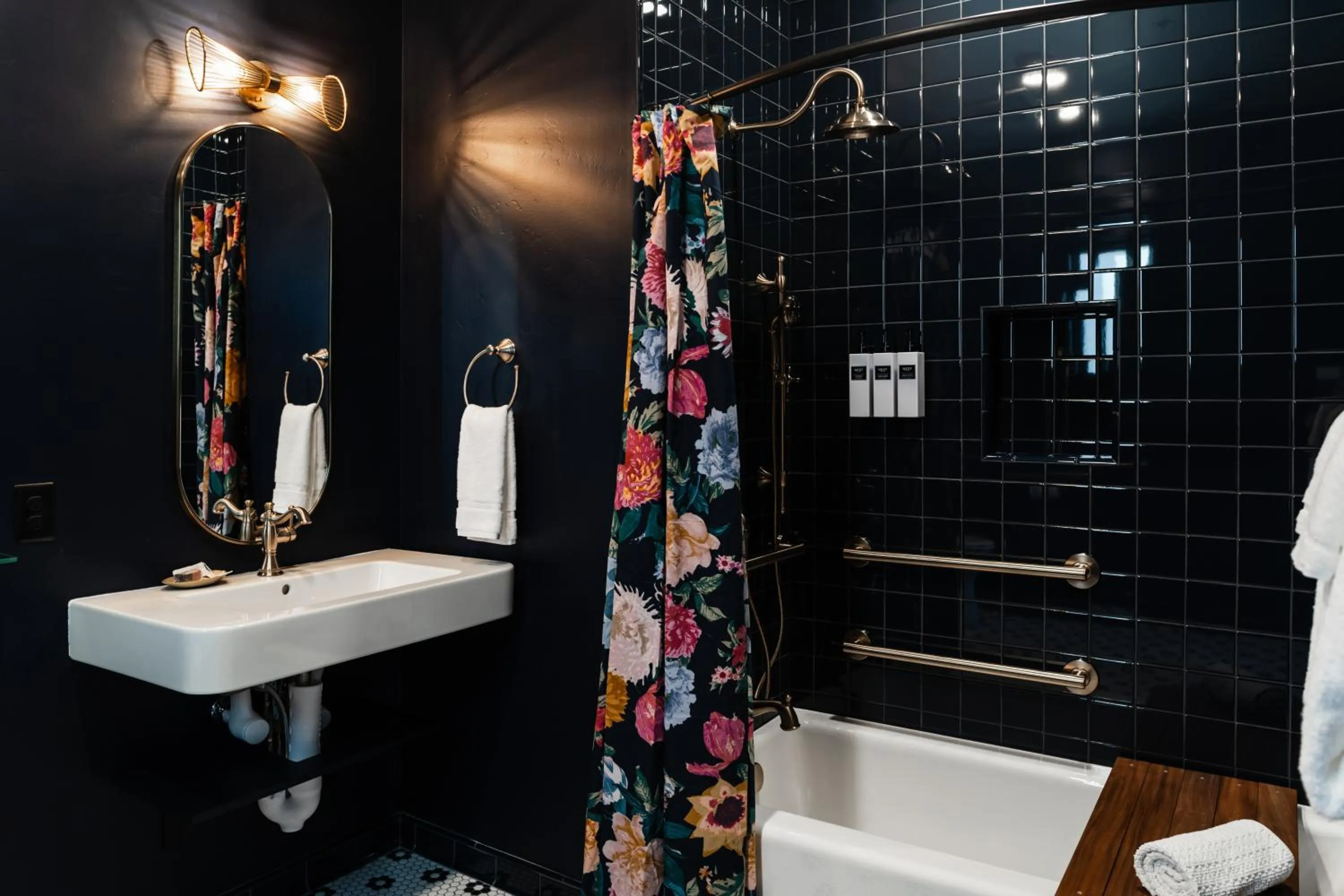 Shower in The Hotel Melrose