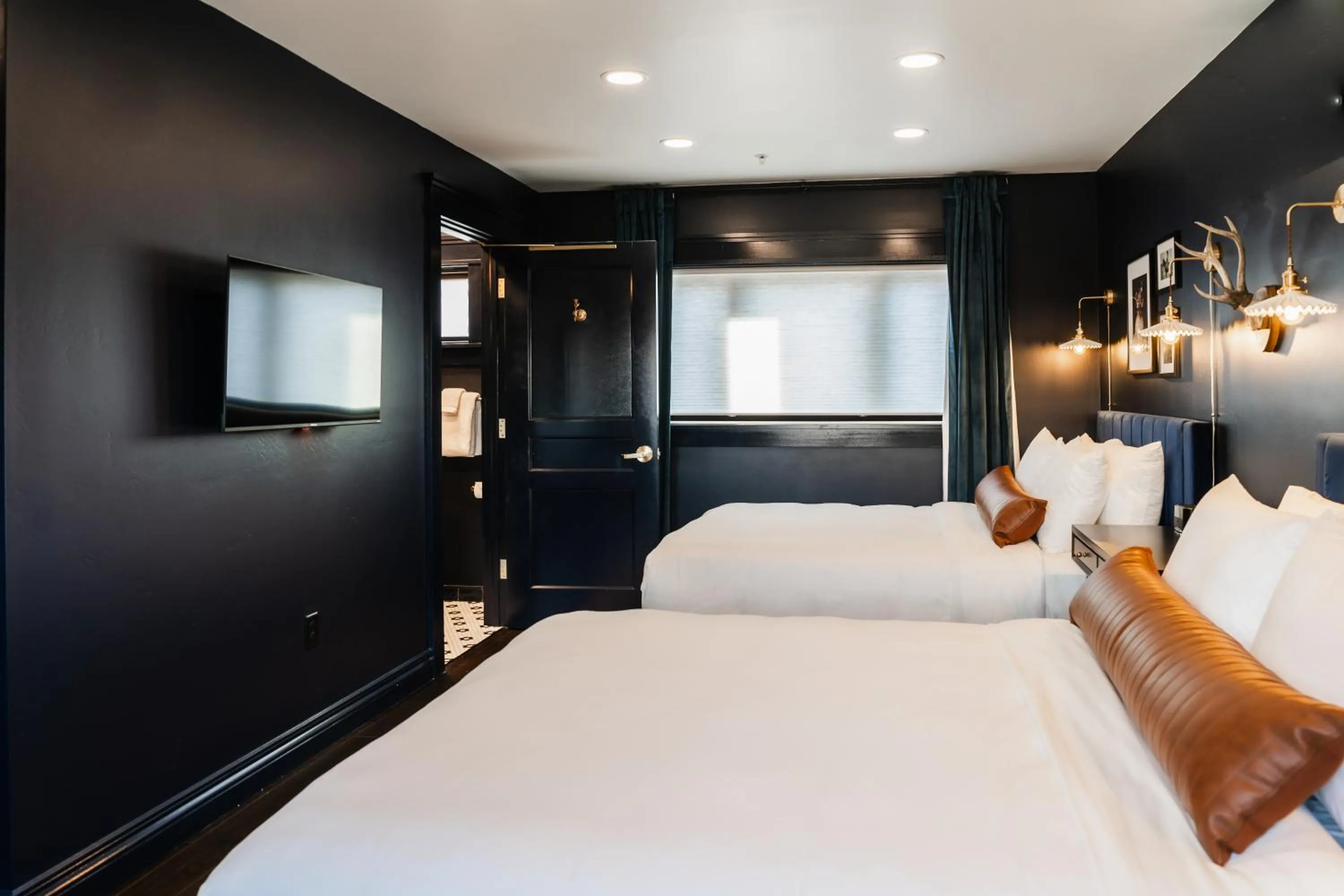 Bed in The Hotel Melrose