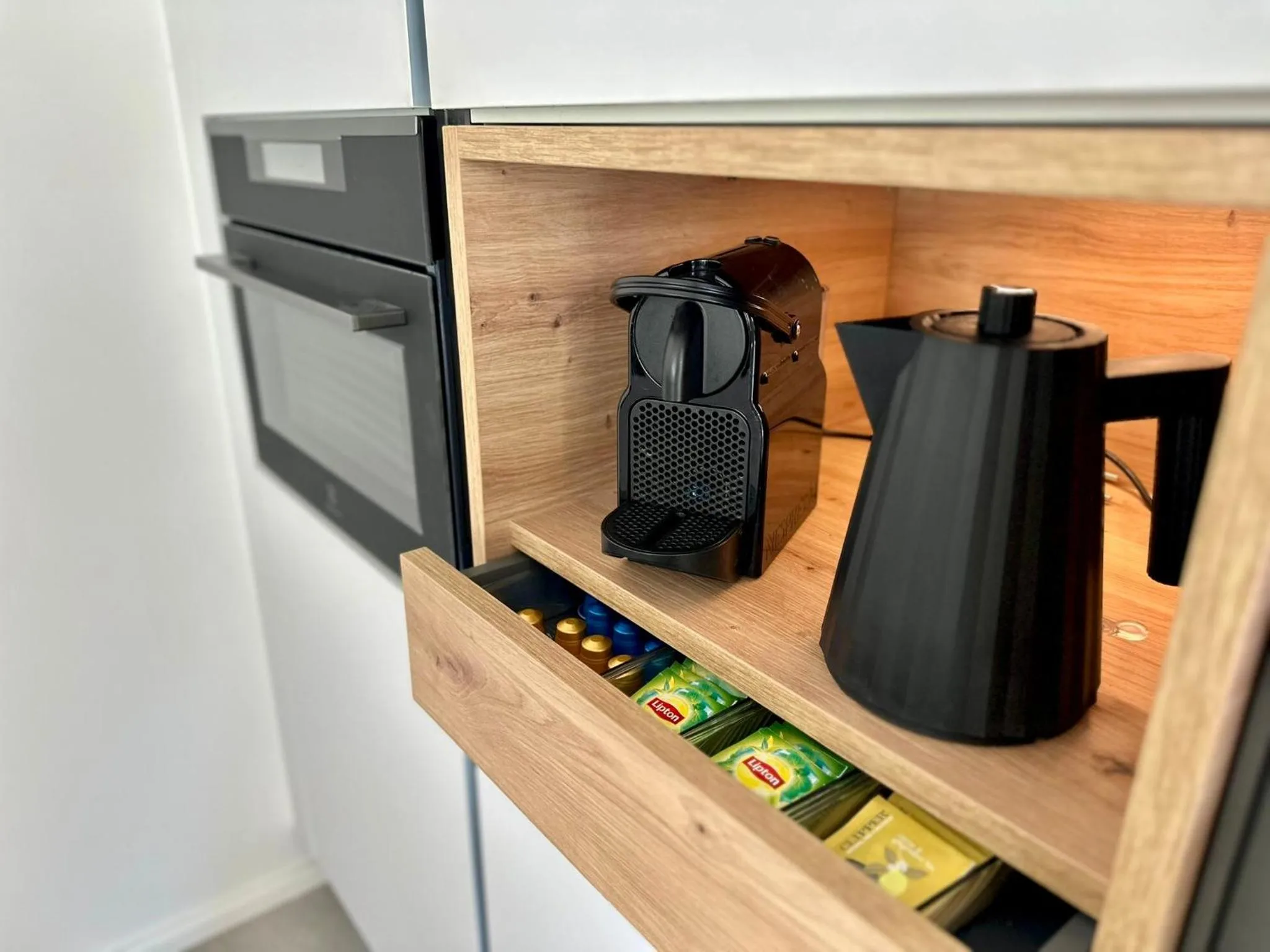Coffee/tea facilities in Homely Basel Airport