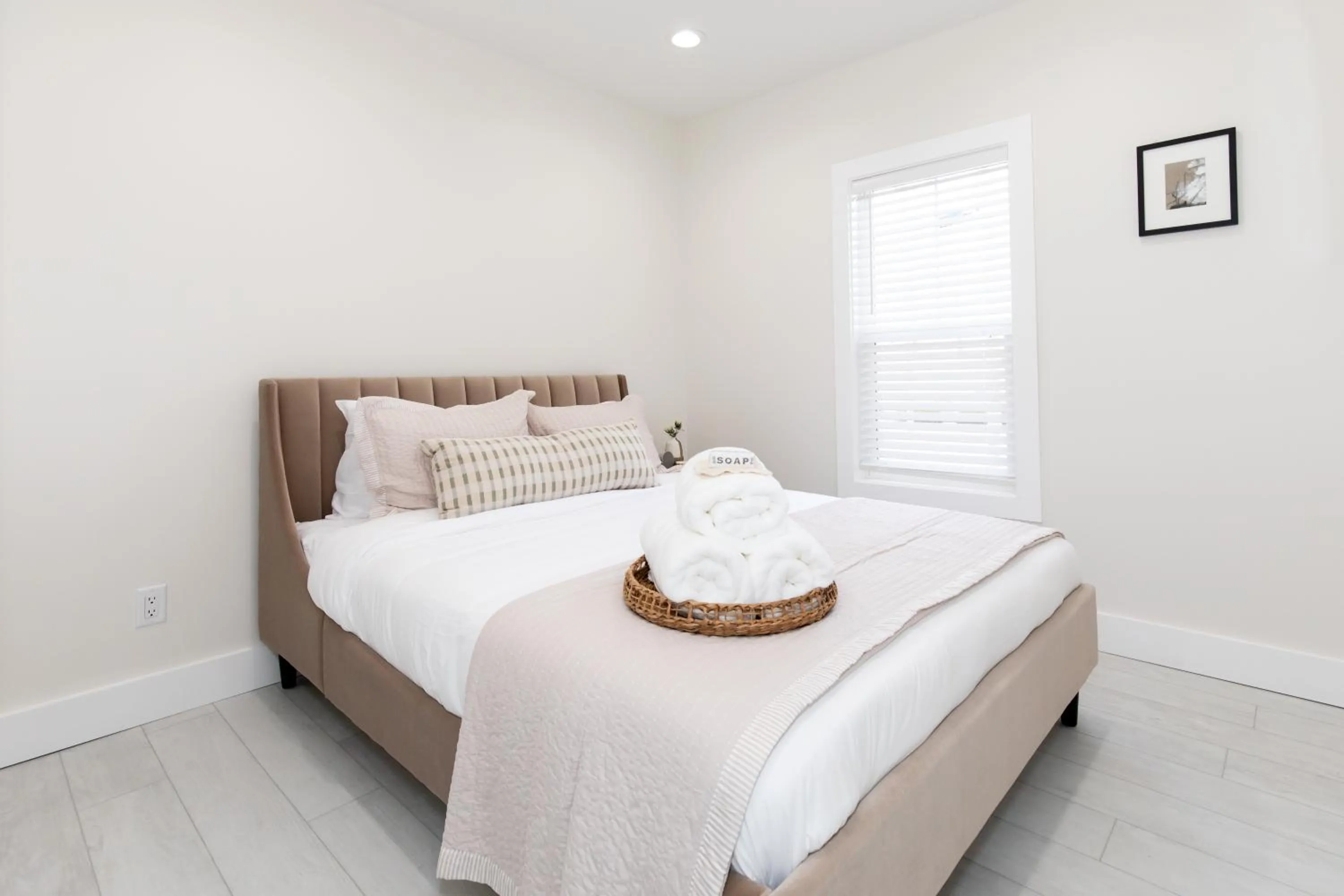 Property building, Bed in Inn At Fulton Boutique Hotel