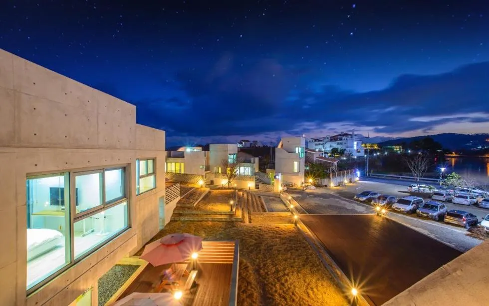 Tongyeong Monofunny Pension