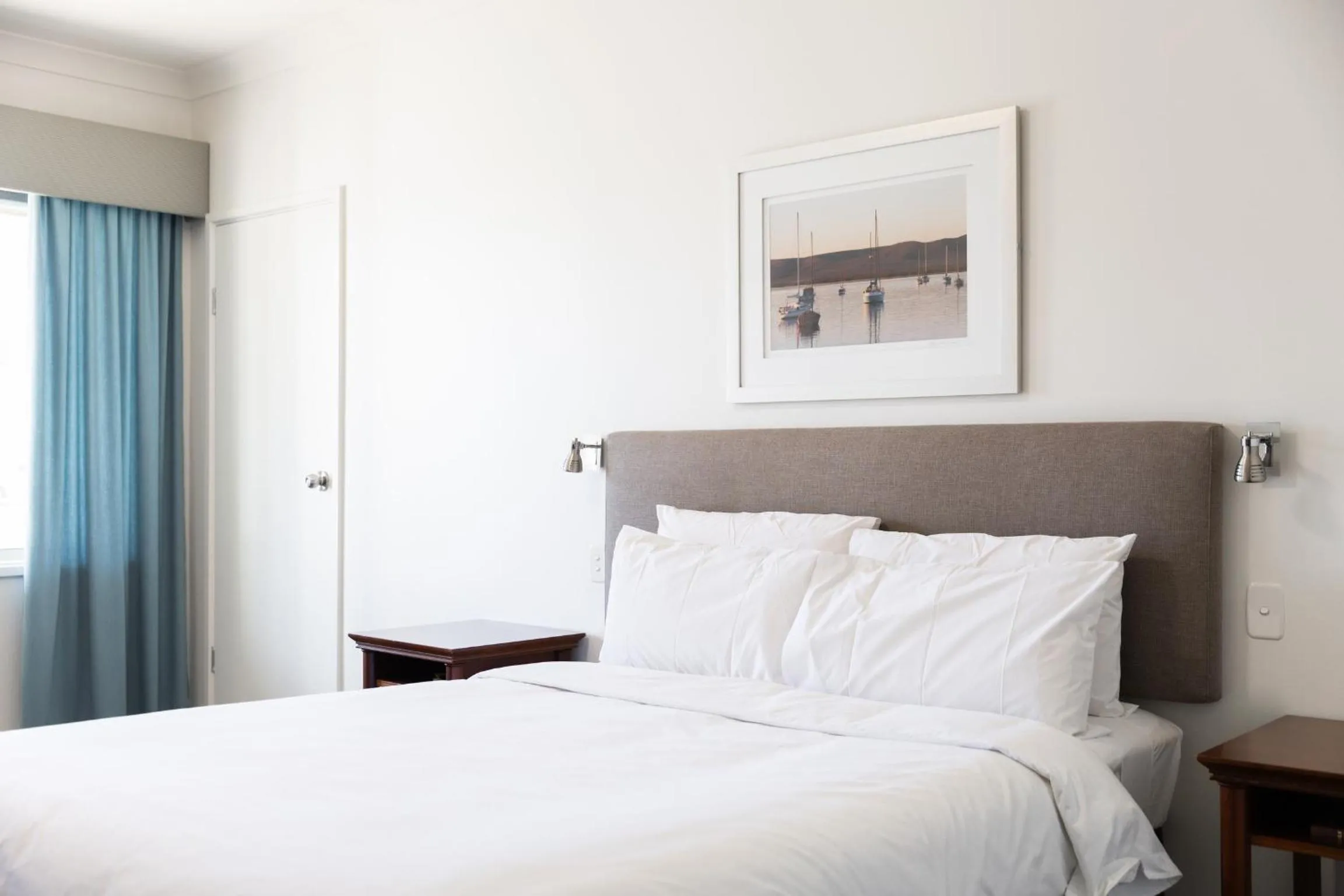 Bed in Pastoral Hotel Motel
