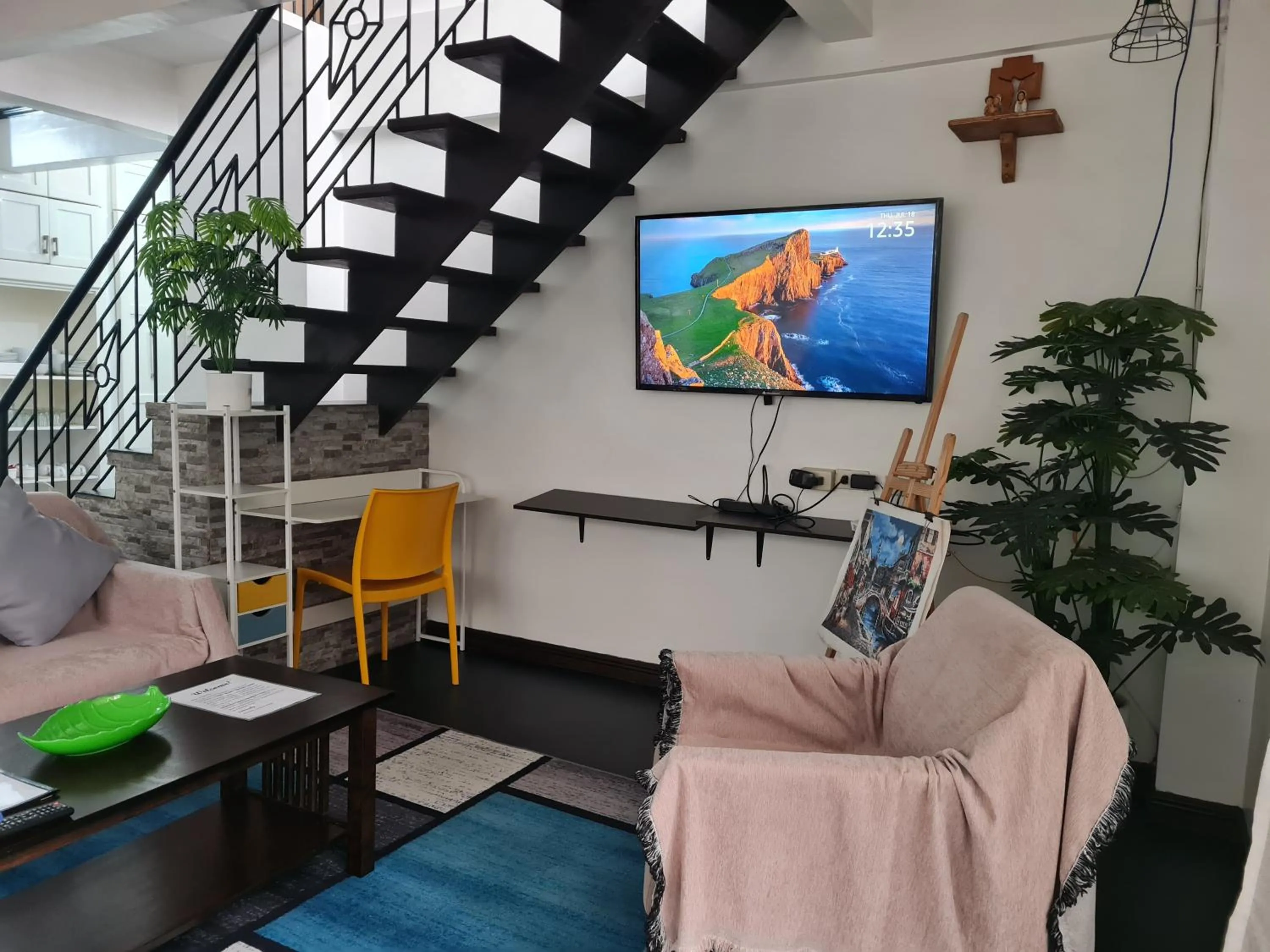 Communal lounge/ TV room in Casa Eliana Garden Villa by SMS Hospitality