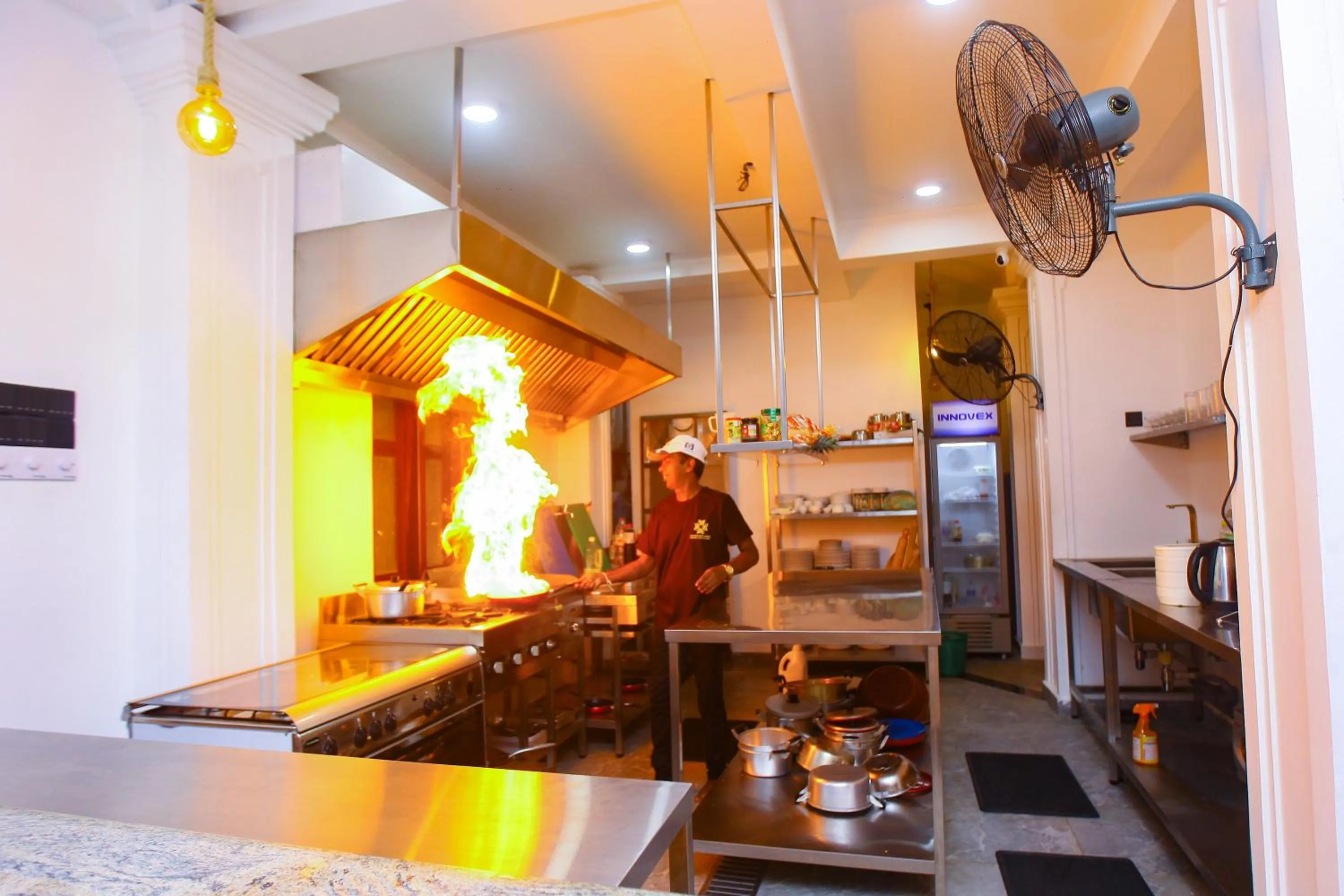 Restaurant/places to eat in Sakura Surf Lanka Hotel & Restaurant