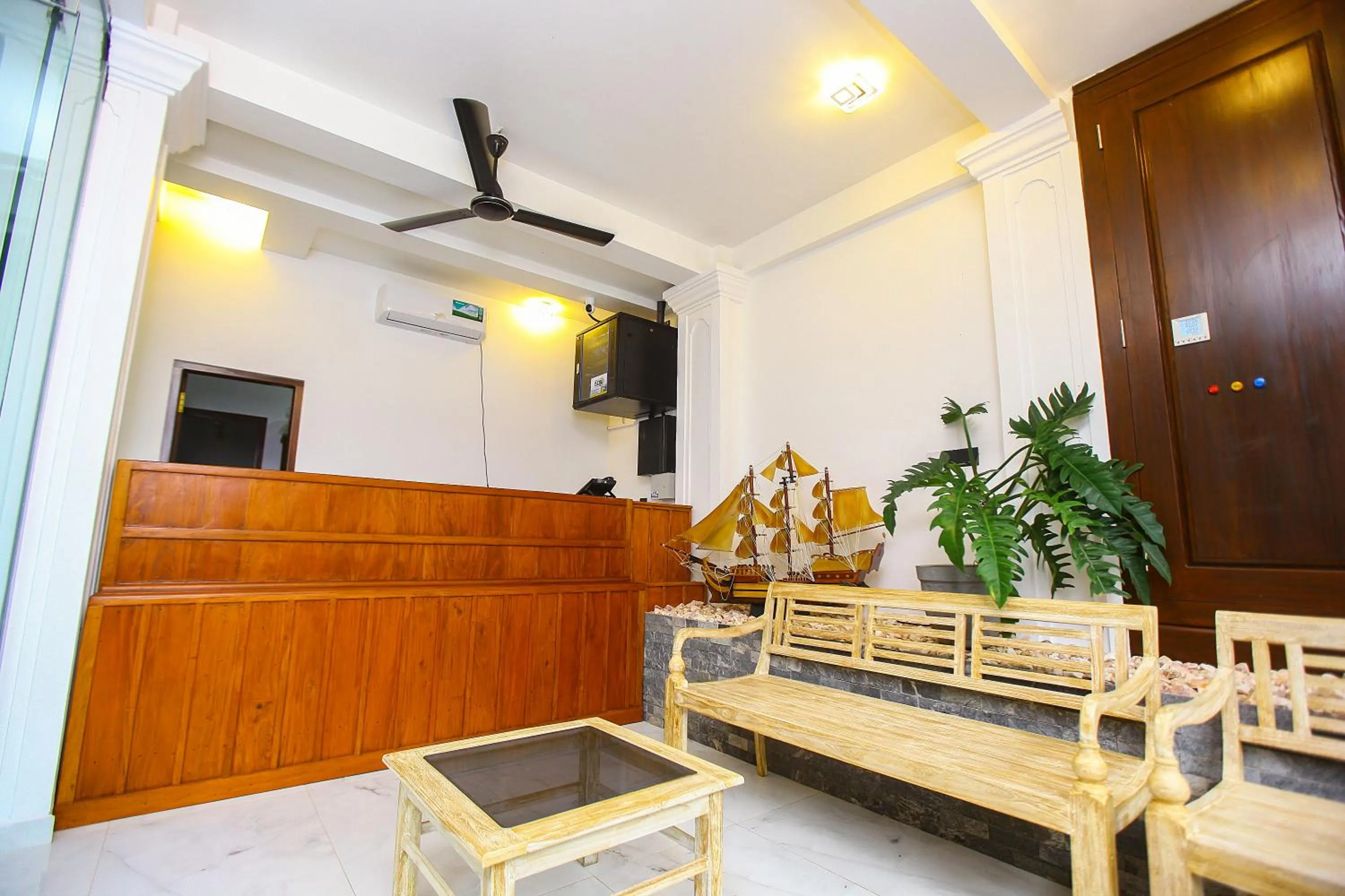 Lobby or reception in Sakura Surf Lanka Hotel & Restaurant