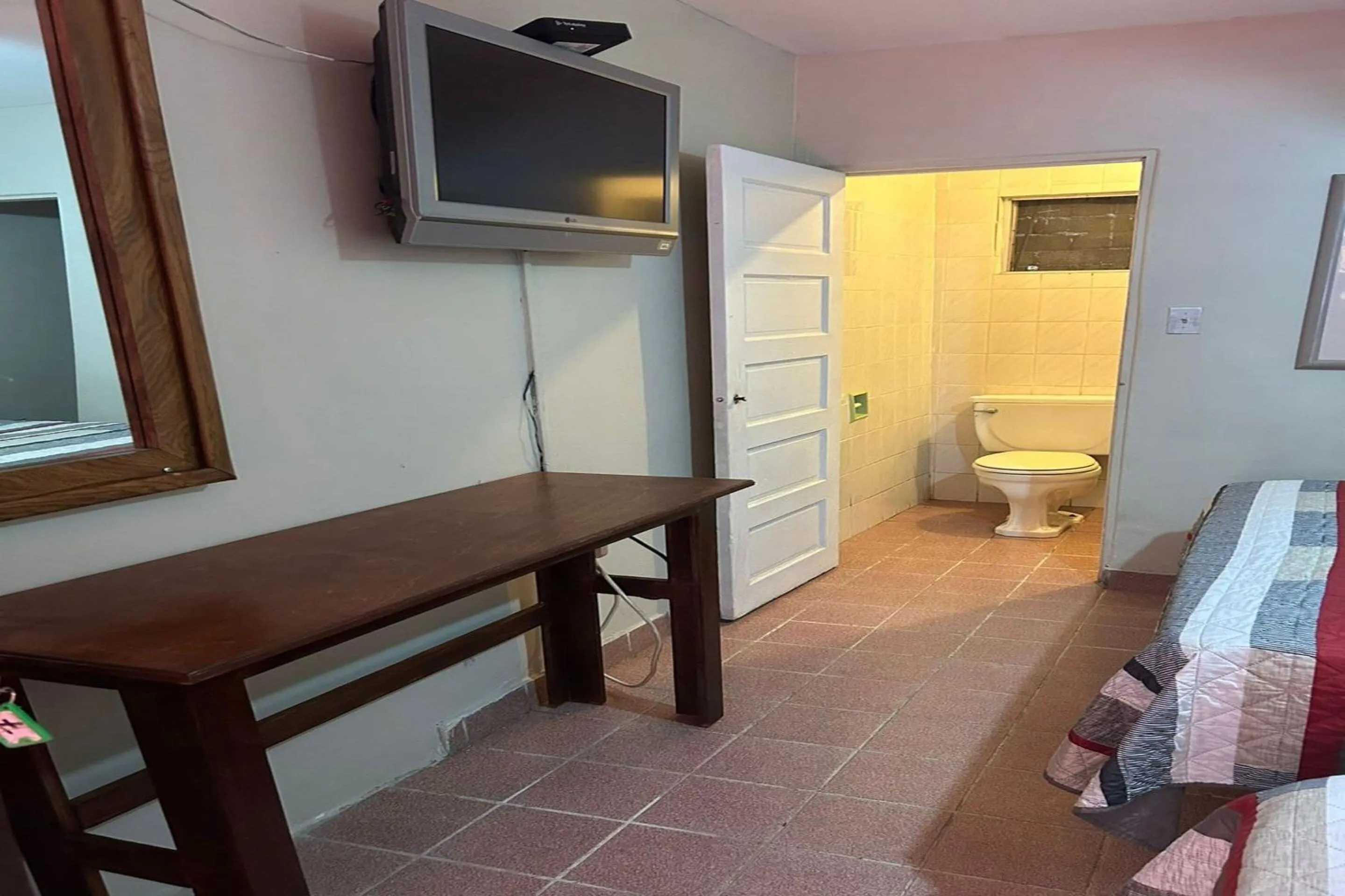 Bedroom in OYO Hotel Linda Tijuana