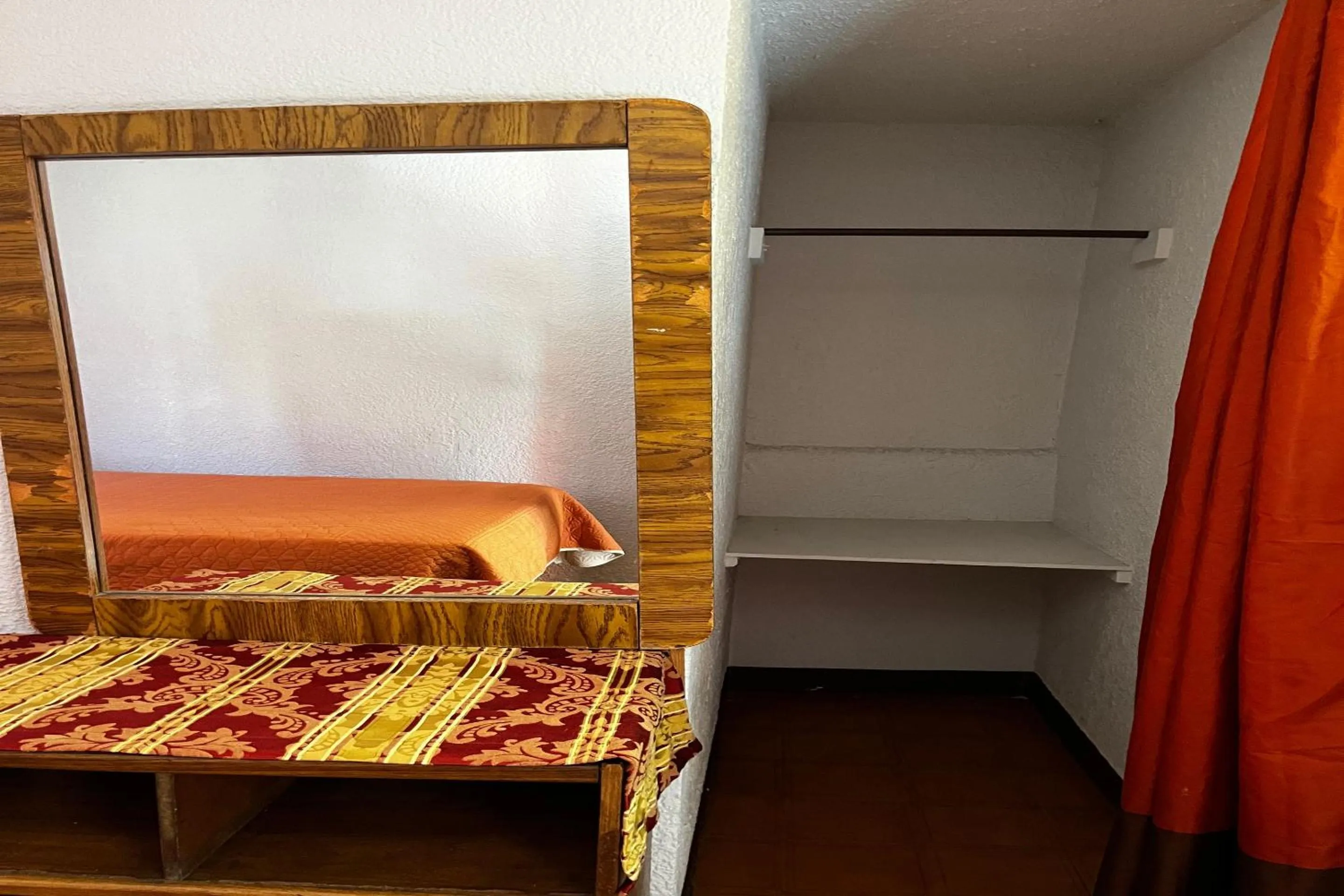 Bedroom in OYO Hotel Linda Tijuana