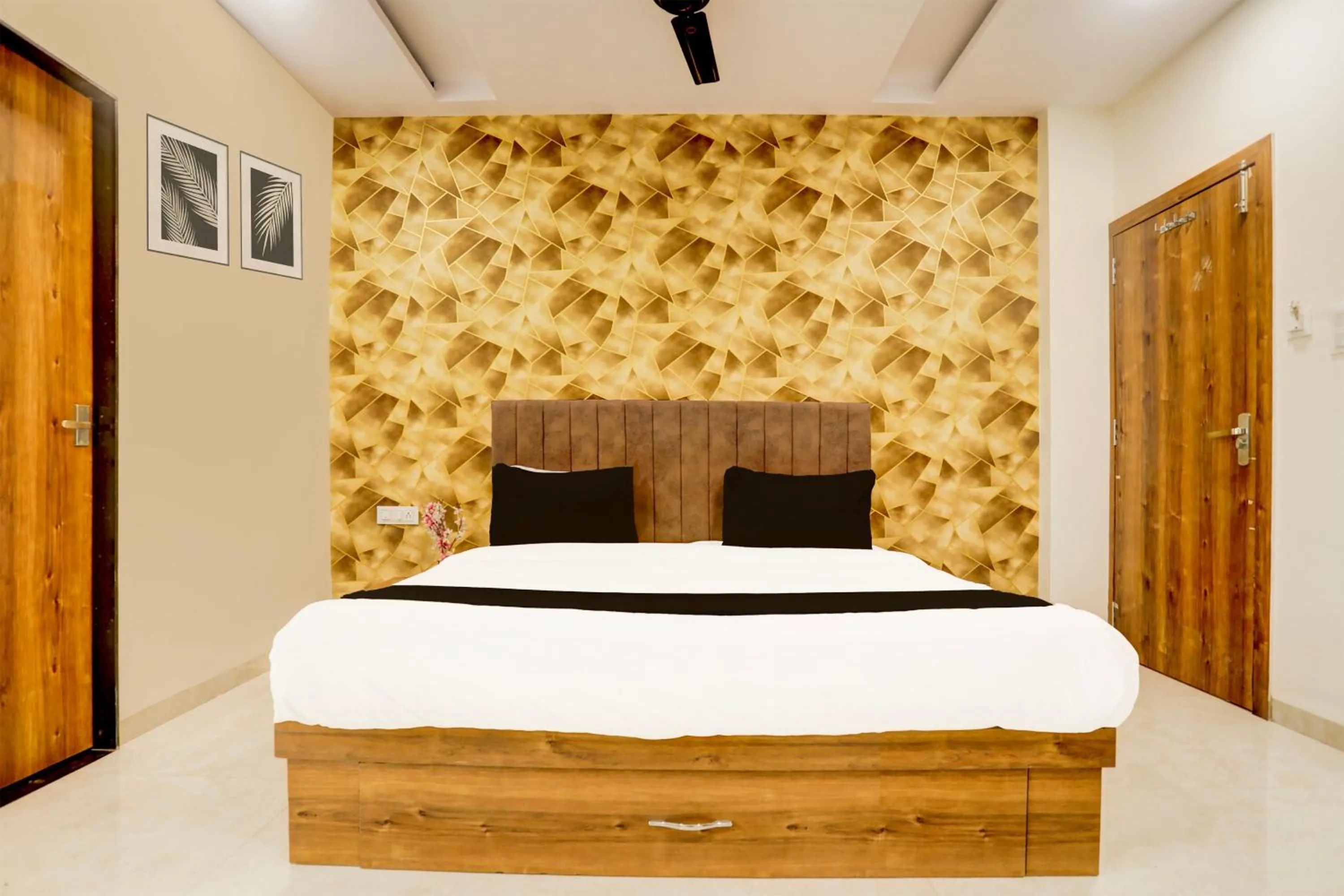 Bedroom, Bed in Hotel O Gaurav