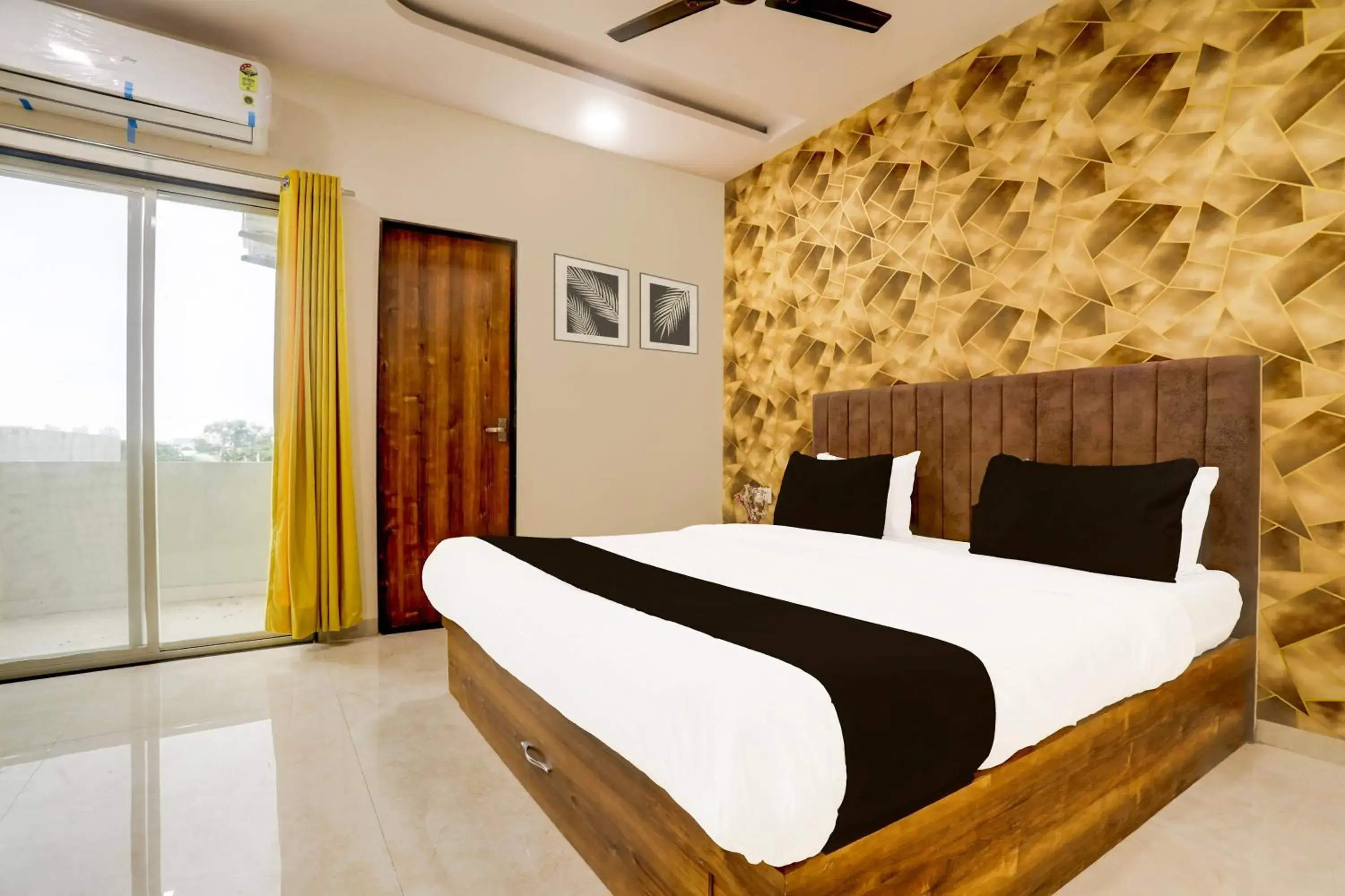 Bedroom, Bed in Hotel O Gaurav Bedroom, Bed in Hotel O Gaurav