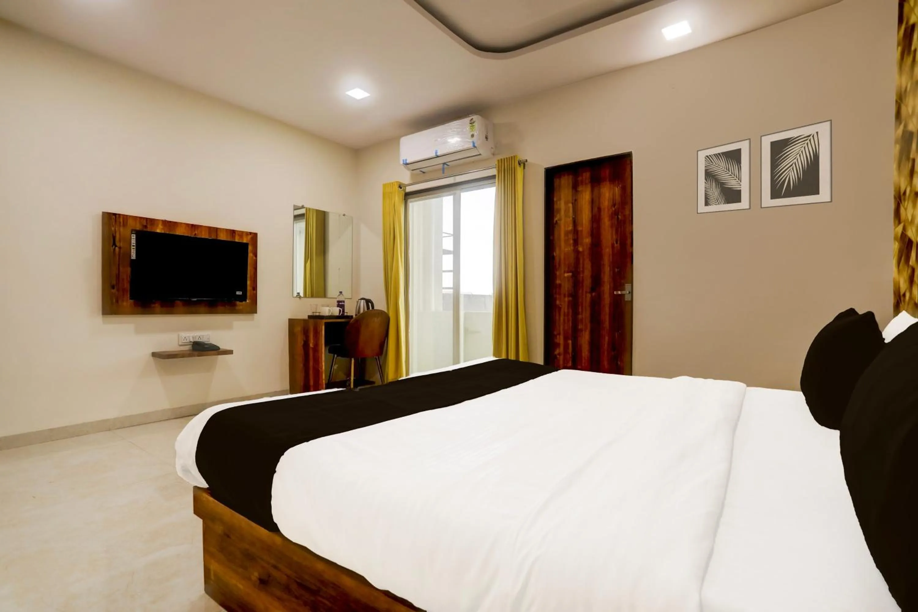 Bedroom, Bed in Hotel O Gaurav