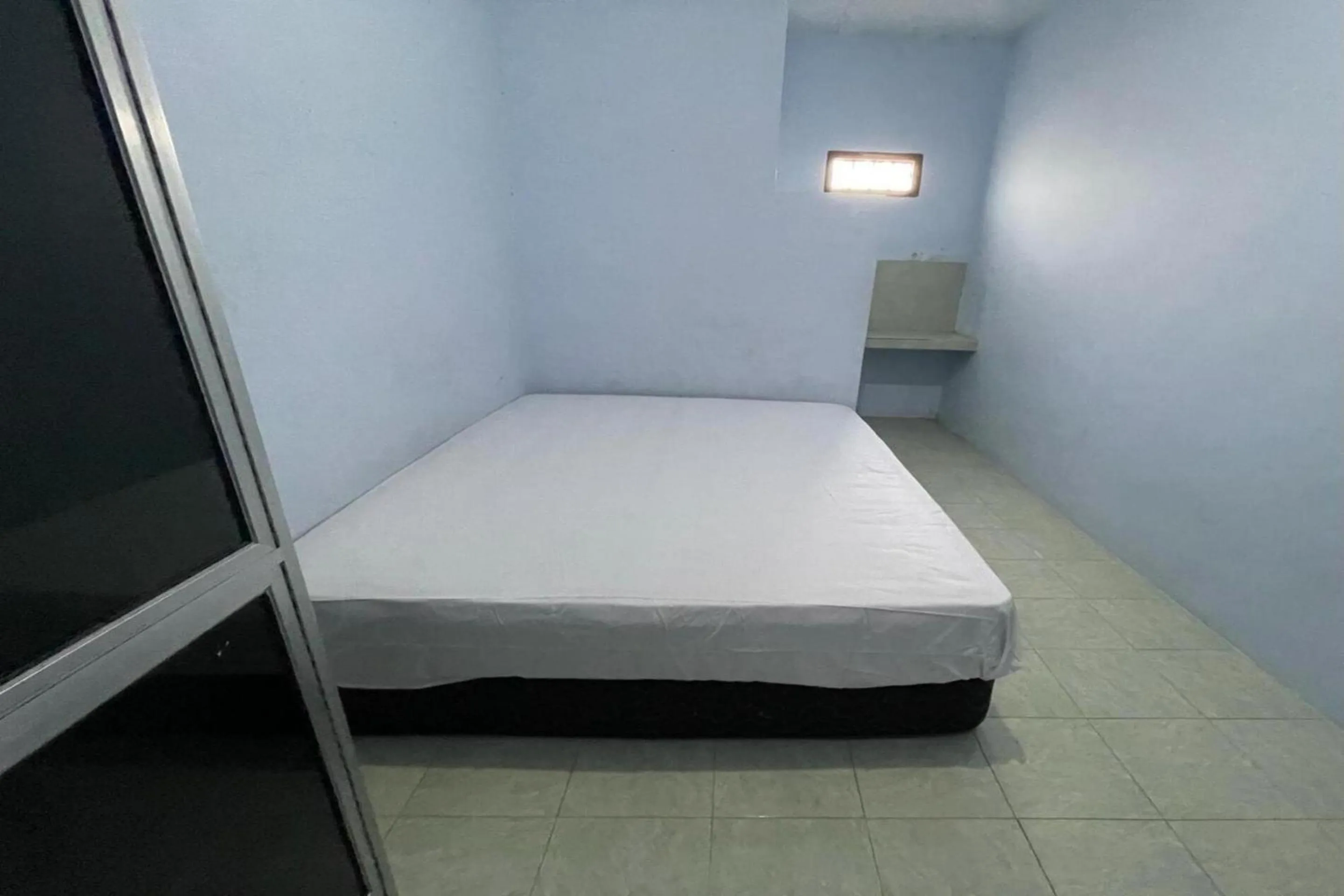 Bedroom, Bed in Hotel O Kost Btnompo Near SDI Bontosallang