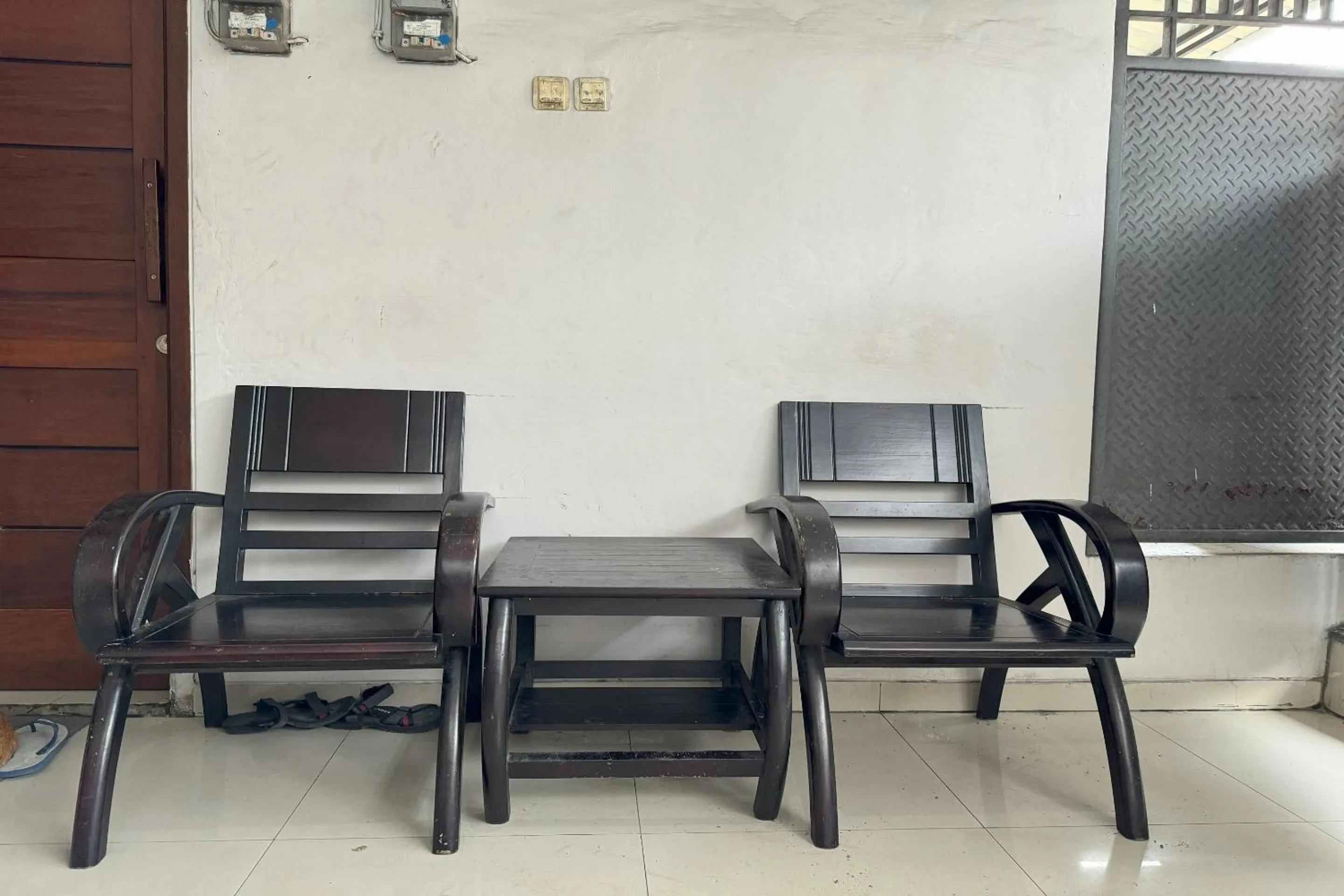 Lobby or reception in Hotel O Kost Aisyah Near Citra Grand Galesong City(Pattalassang)