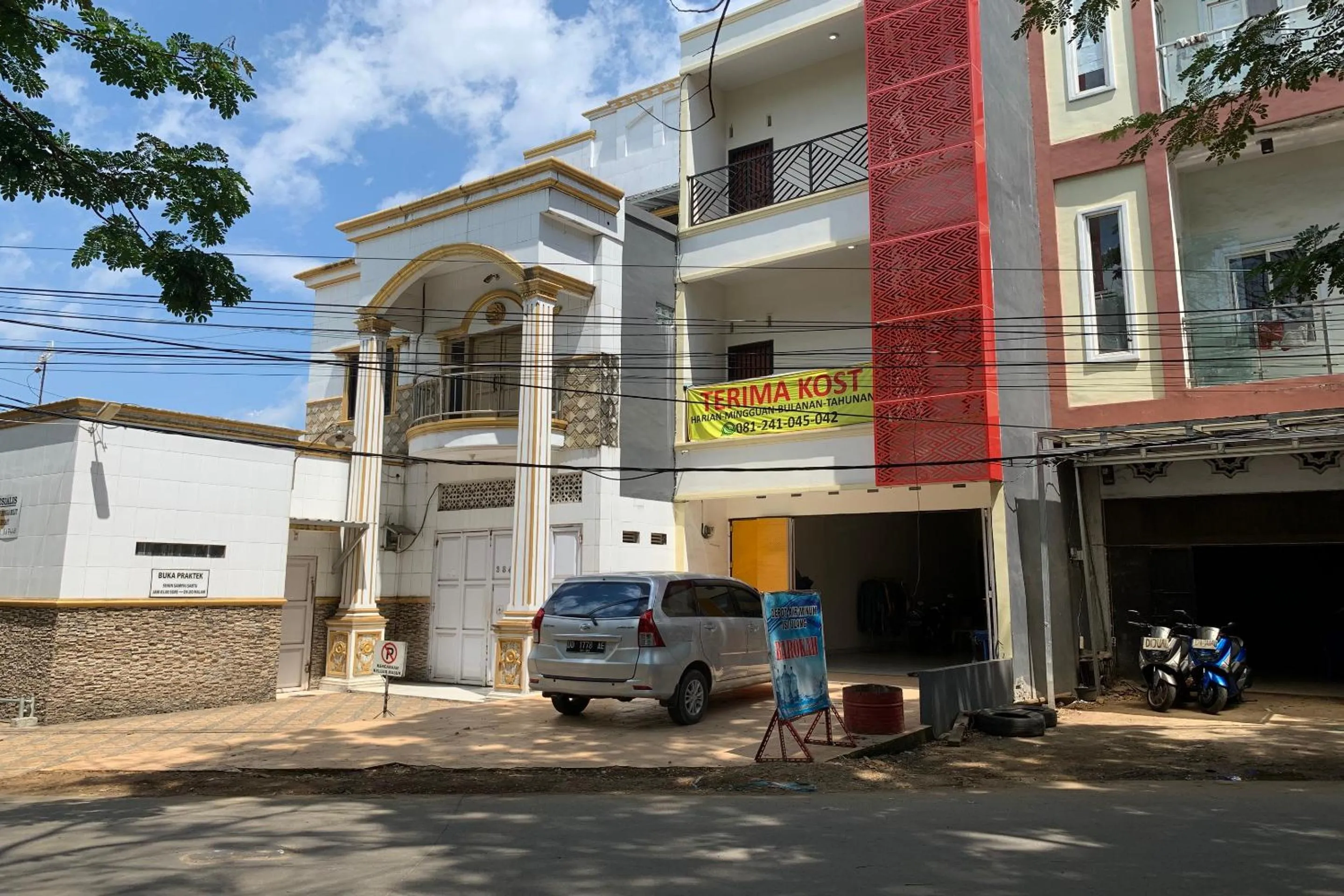 Facade/entrance in Hotel O Pondok Akhmal 2 Near Kantor Desa Pattinoang