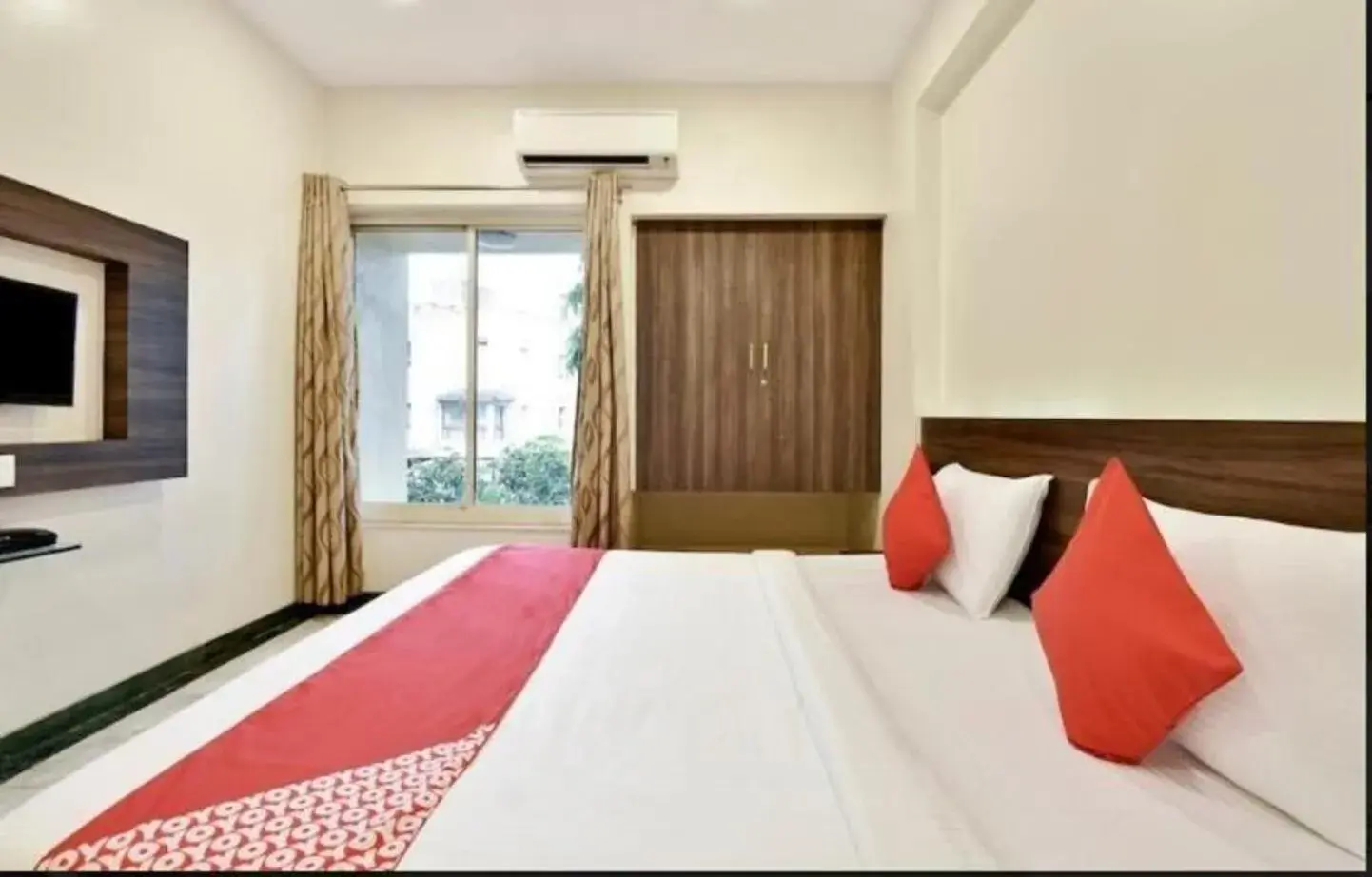 Superior Double Room in The Byke Suresh Plaza Superior Double Room in The Byke Suresh Plaza