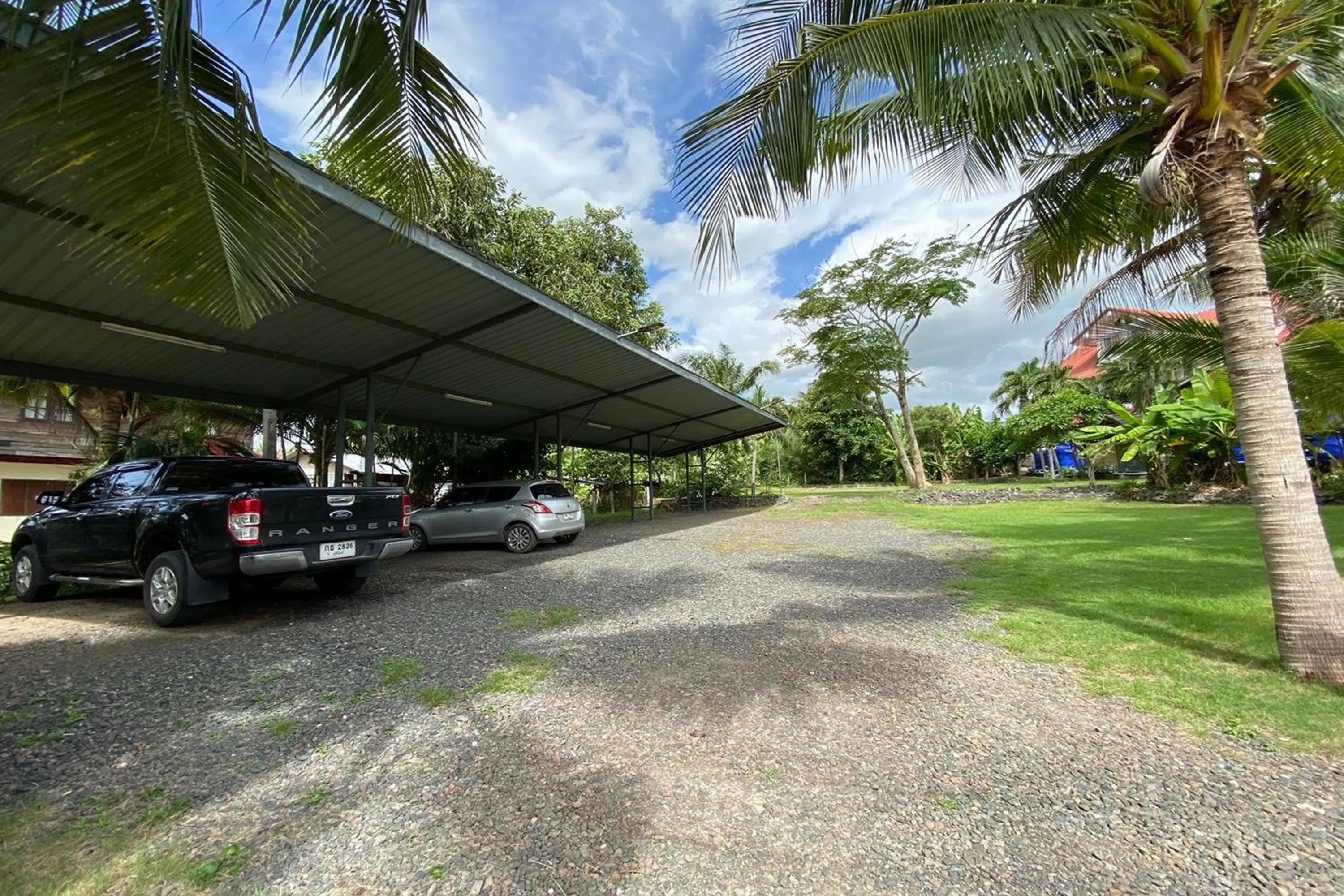 Parking in Baan Sanuan Resort