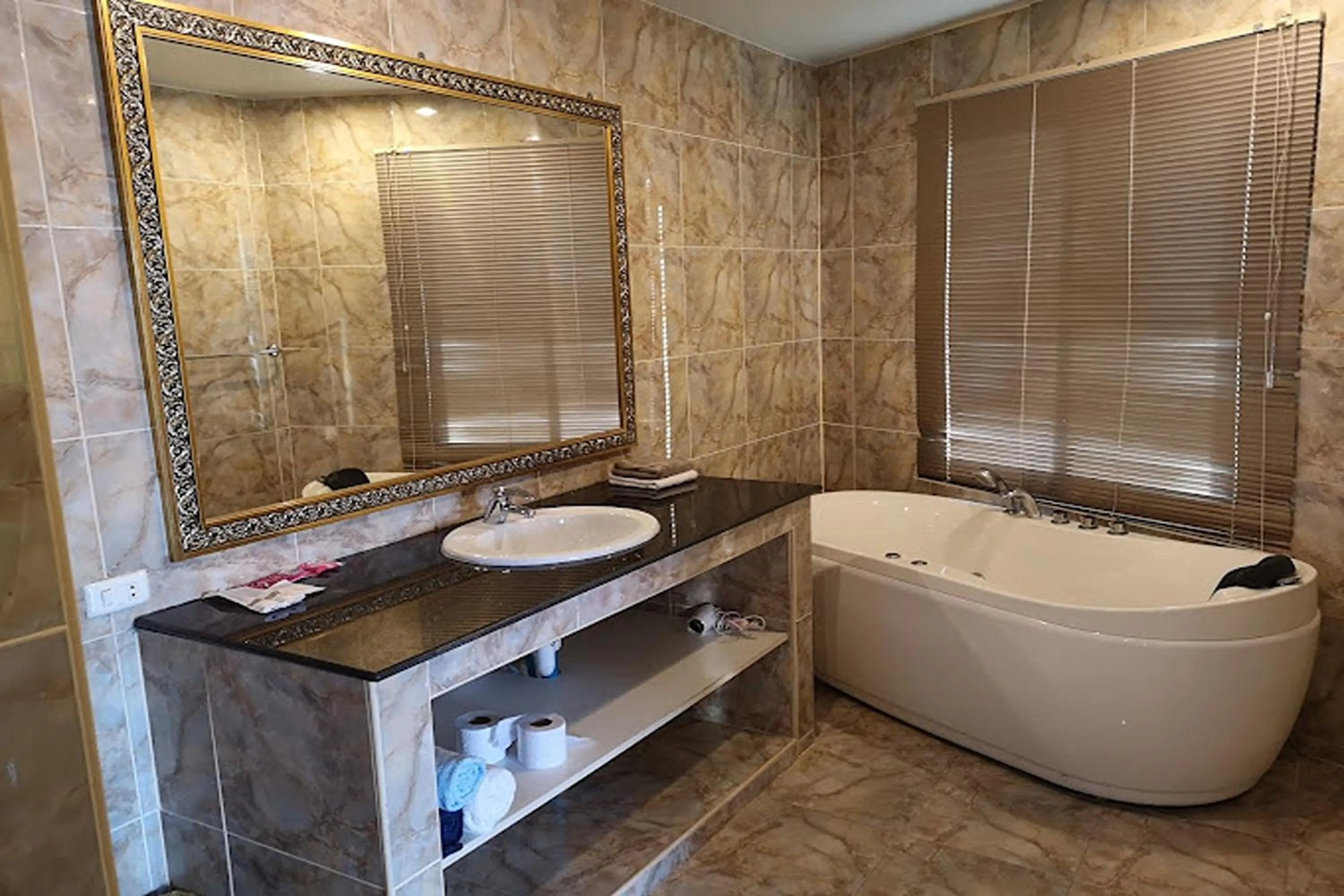 Bathroom in Baan Sanuan Resort