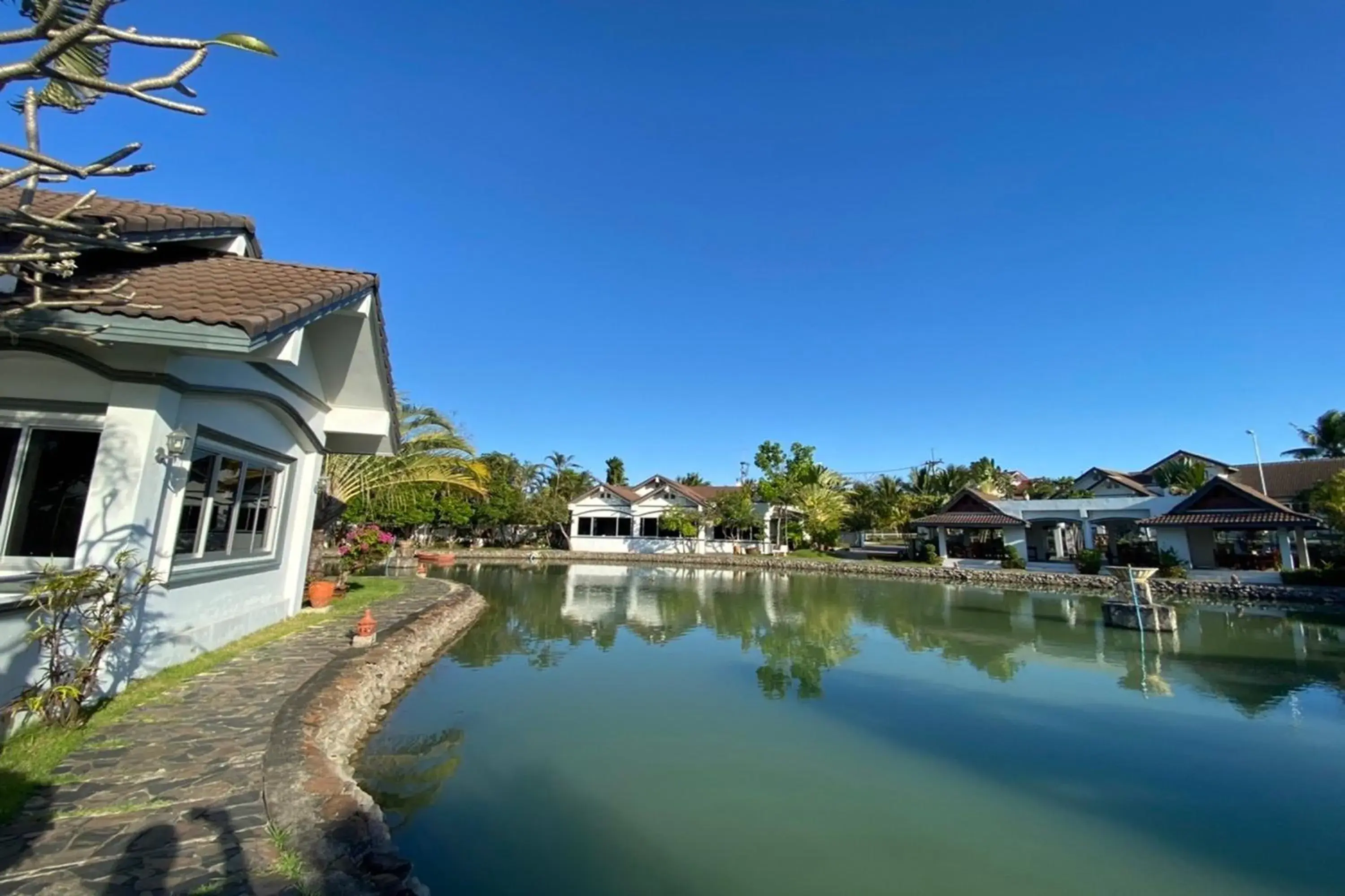 Lake view in Baan Sanuan Resort Lake view in Baan Sanuan Resort