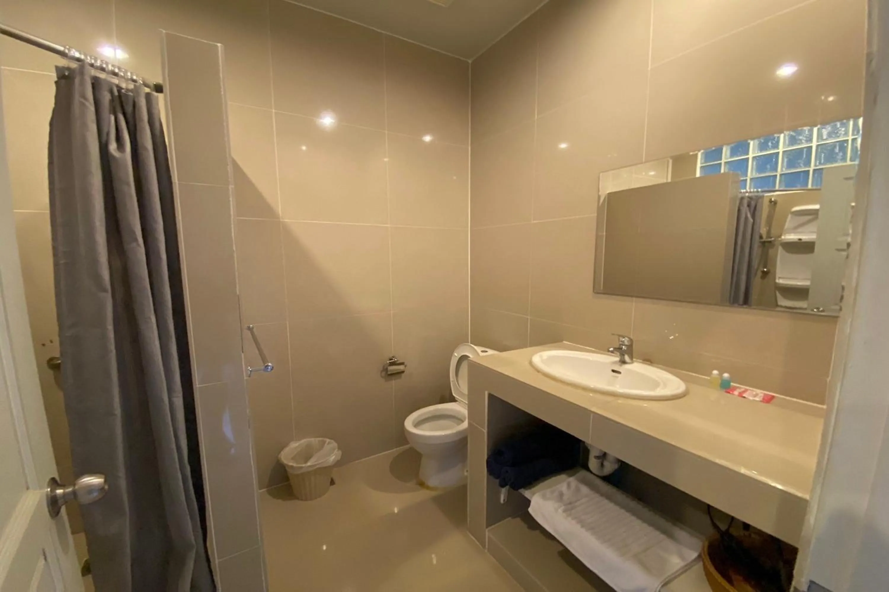 Bathroom in Baan Sanuan Resort