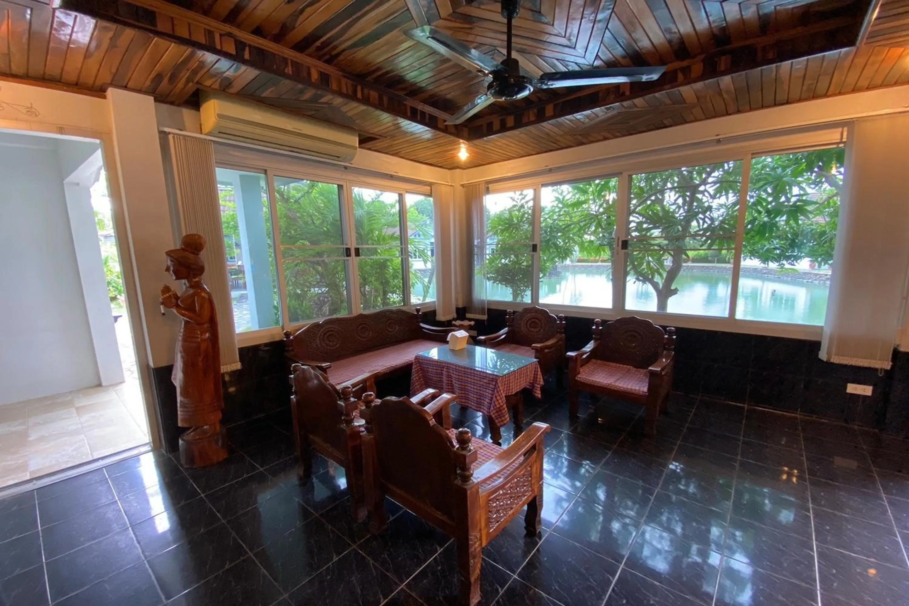 Meeting/conference room in Baan Sanuan Resort