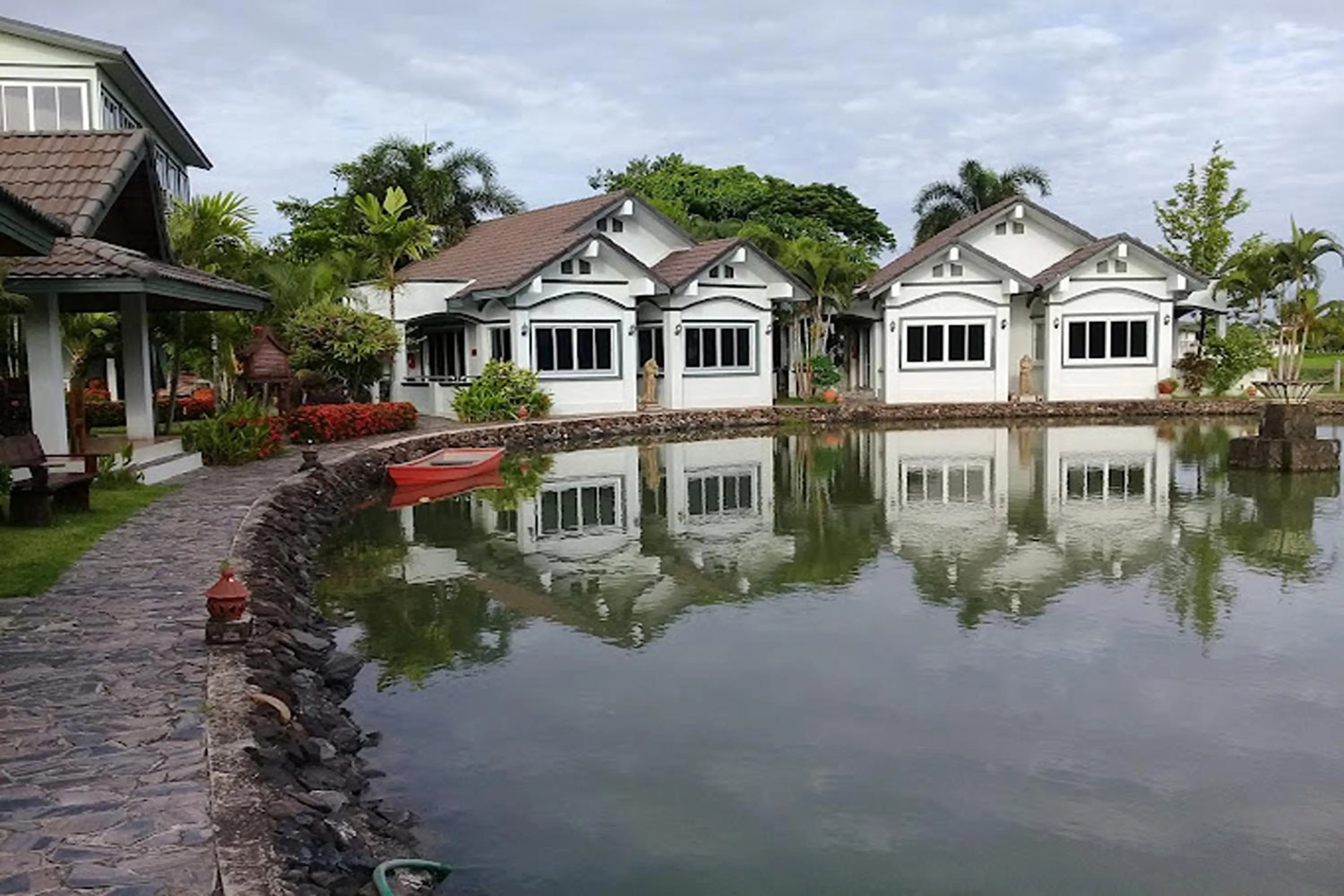 Property building in Baan Sanuan Resort